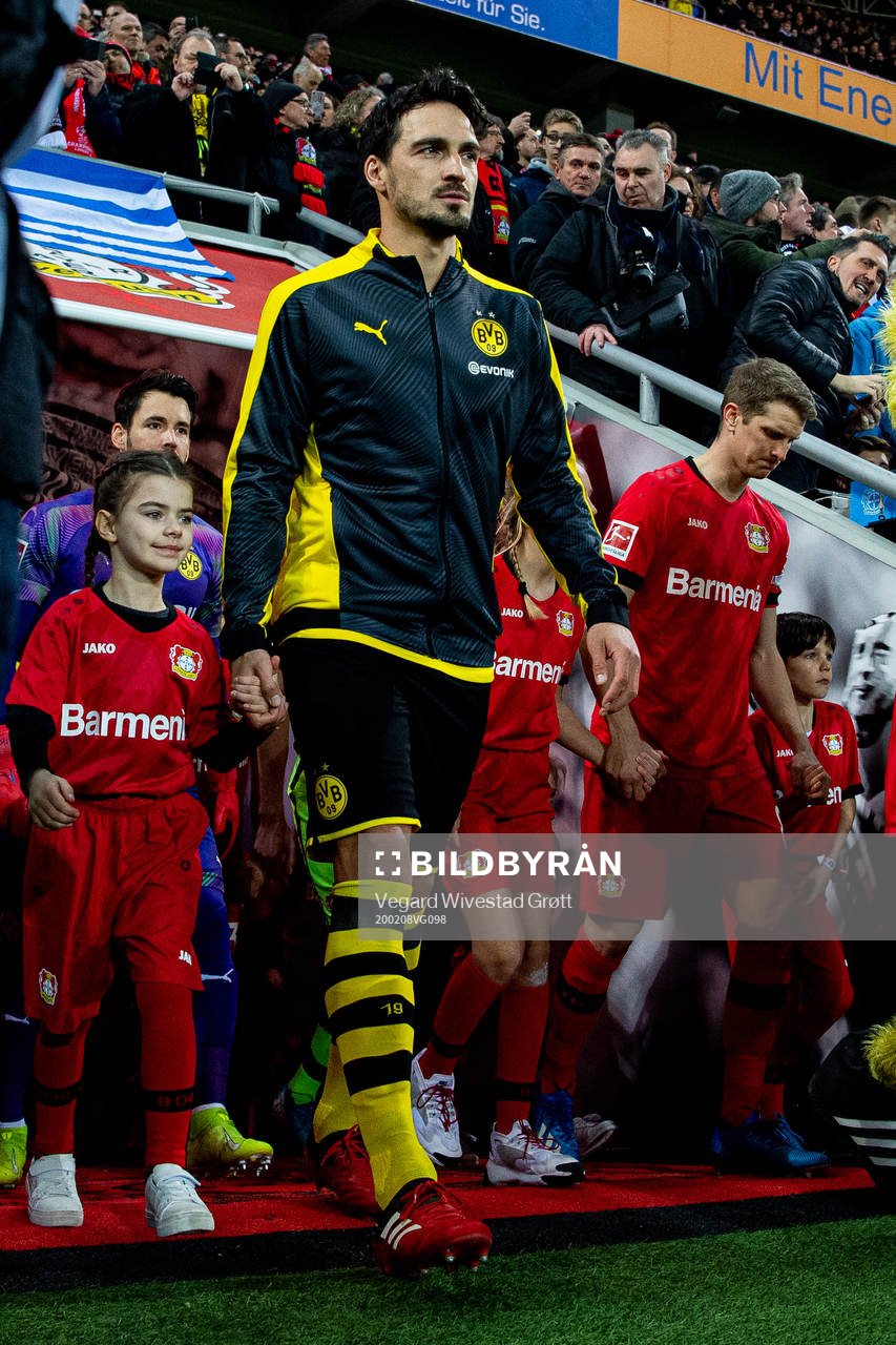 Mats Hummels of Borussia Dortmund ahead of the Bundesliga football match between Bayer Leverkusen and Borussia Dortmund on February 8, 2020 in Leverkusen.