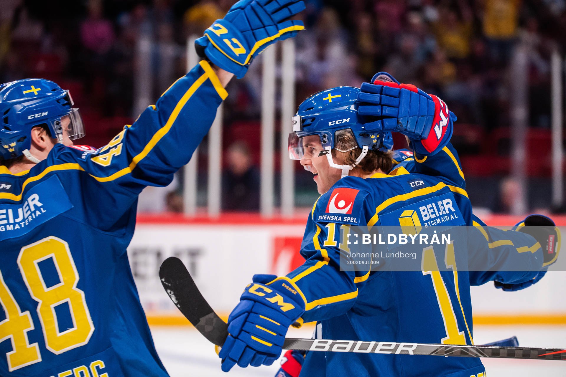Samuel Fagemo of Sweden celebrate with teammates