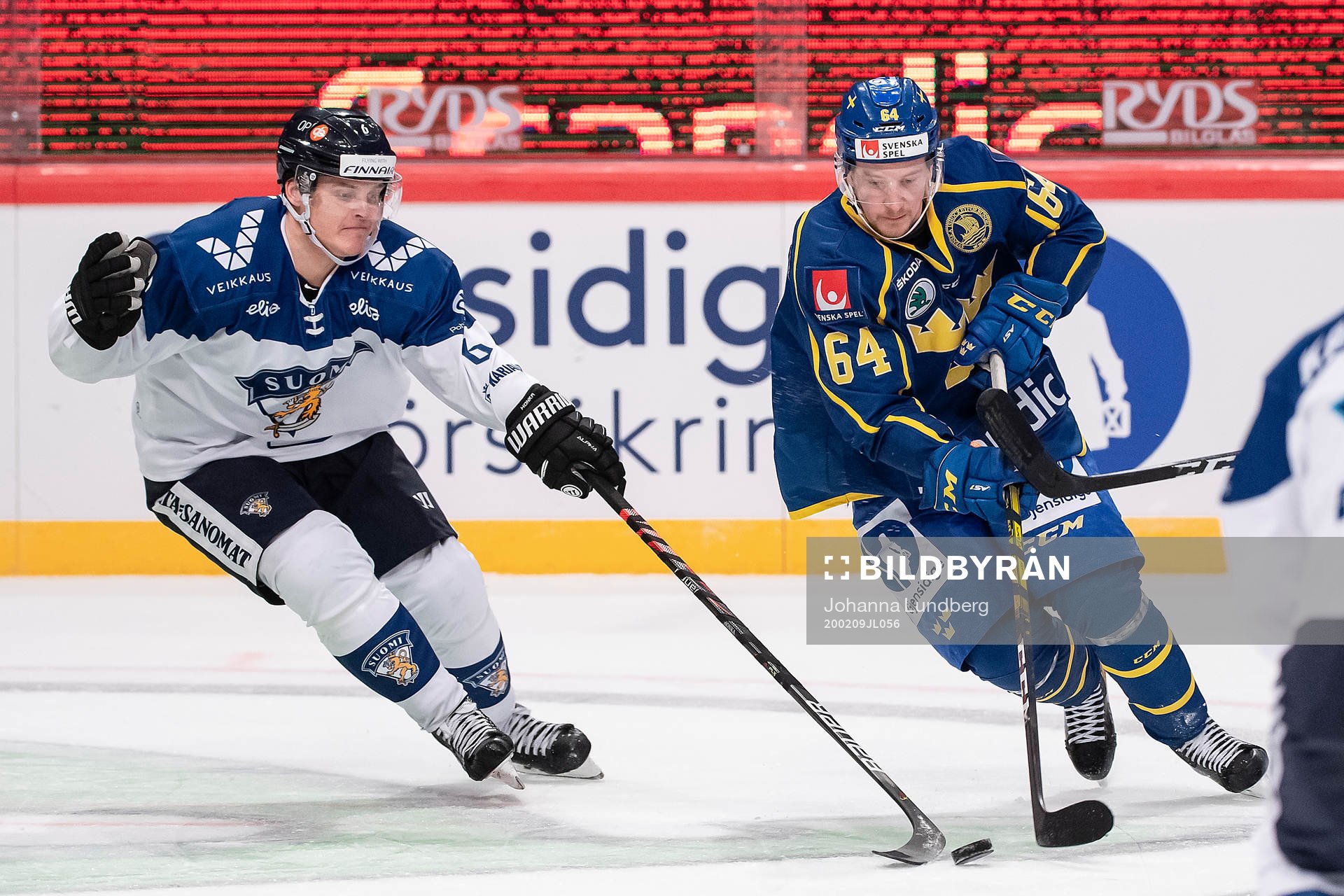 Julius Honka of Finland and Jonathan Pudas of Sweden