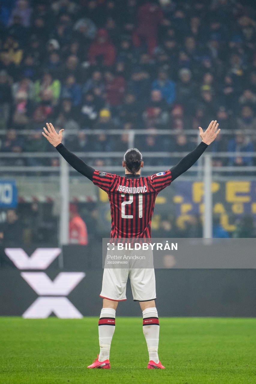 Zlatan Ibrahimovic of Milan celebrates