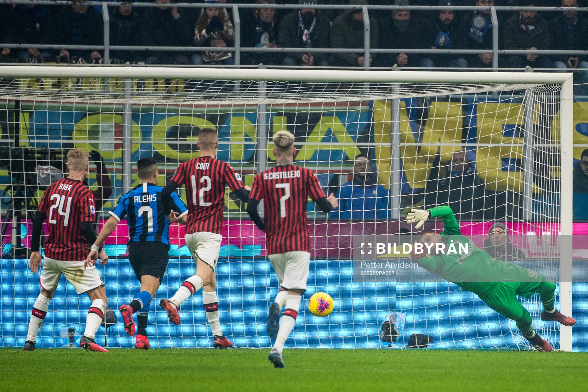 goalkeeper Gianluigi Donnarumma of Milan with a save