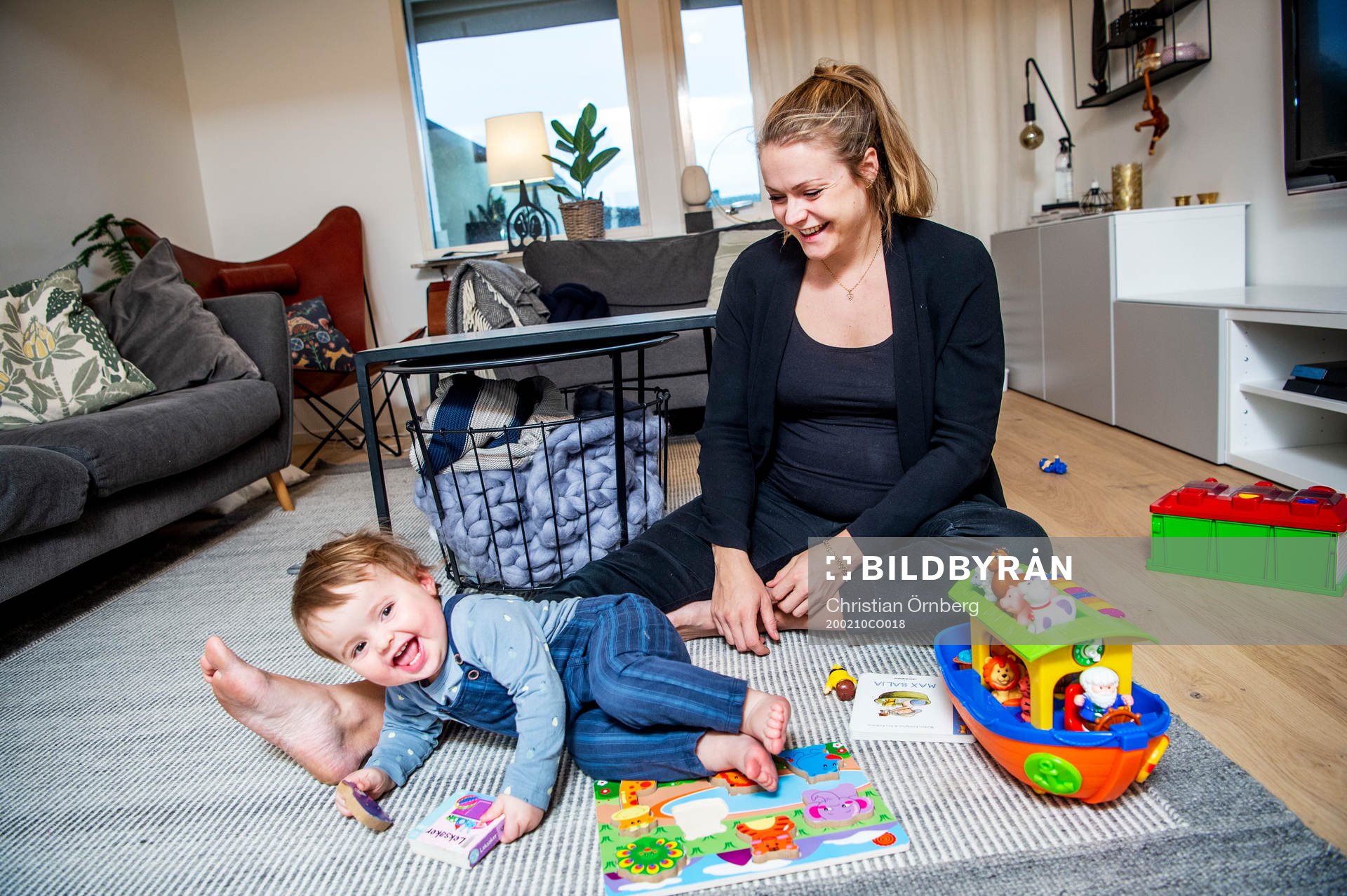 Hilda Carlén var landslagsmålvakt i fotboll men valde familjelivet. Hemma med sonen den 10 februari 2020 i Tygelsjö.