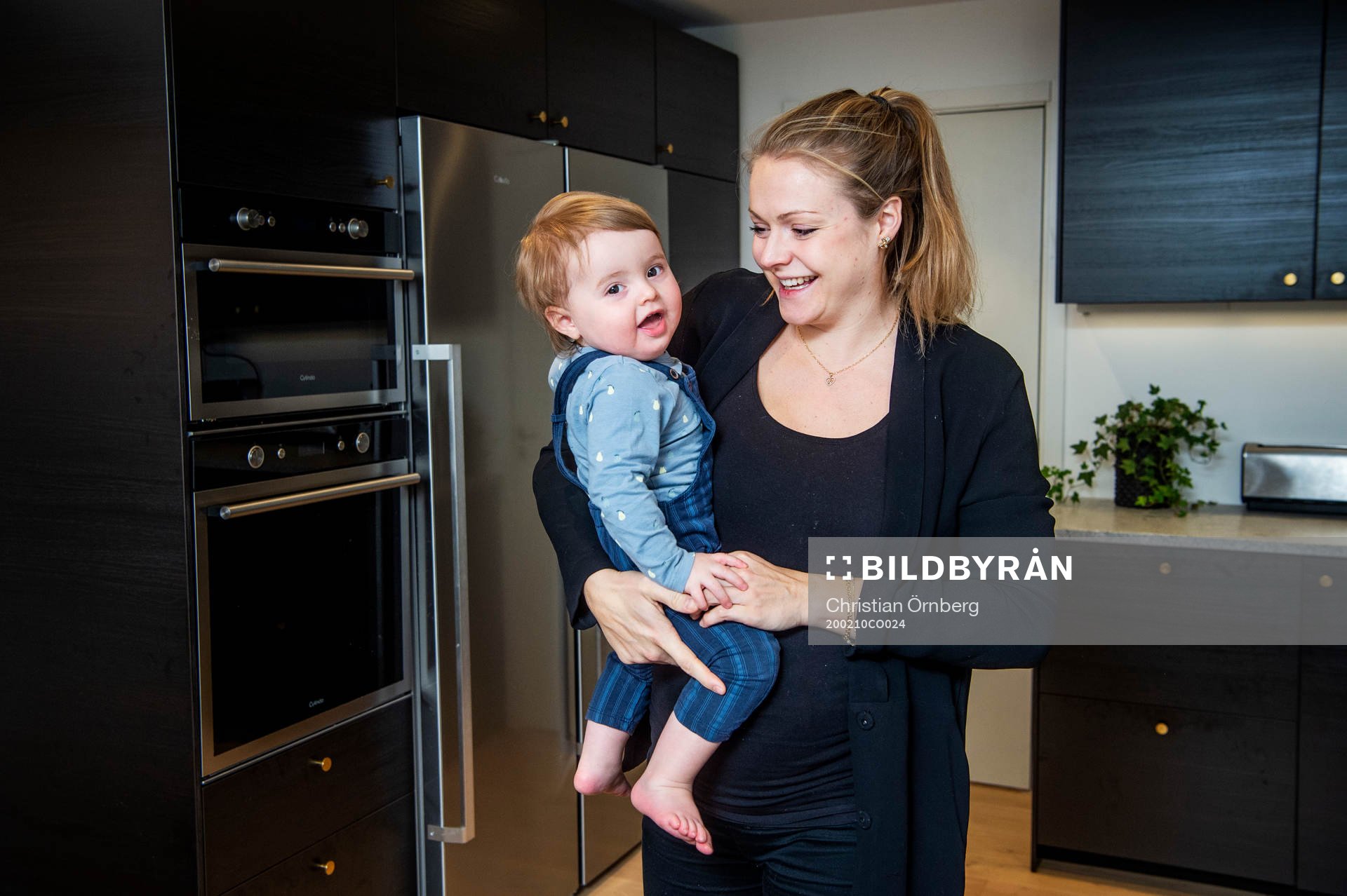 Hilda Carlén var landslagsmålvakt i fotboll men valde familjelivet. Hemma med sonen den 10 februari 2020 i Tygelsjö.