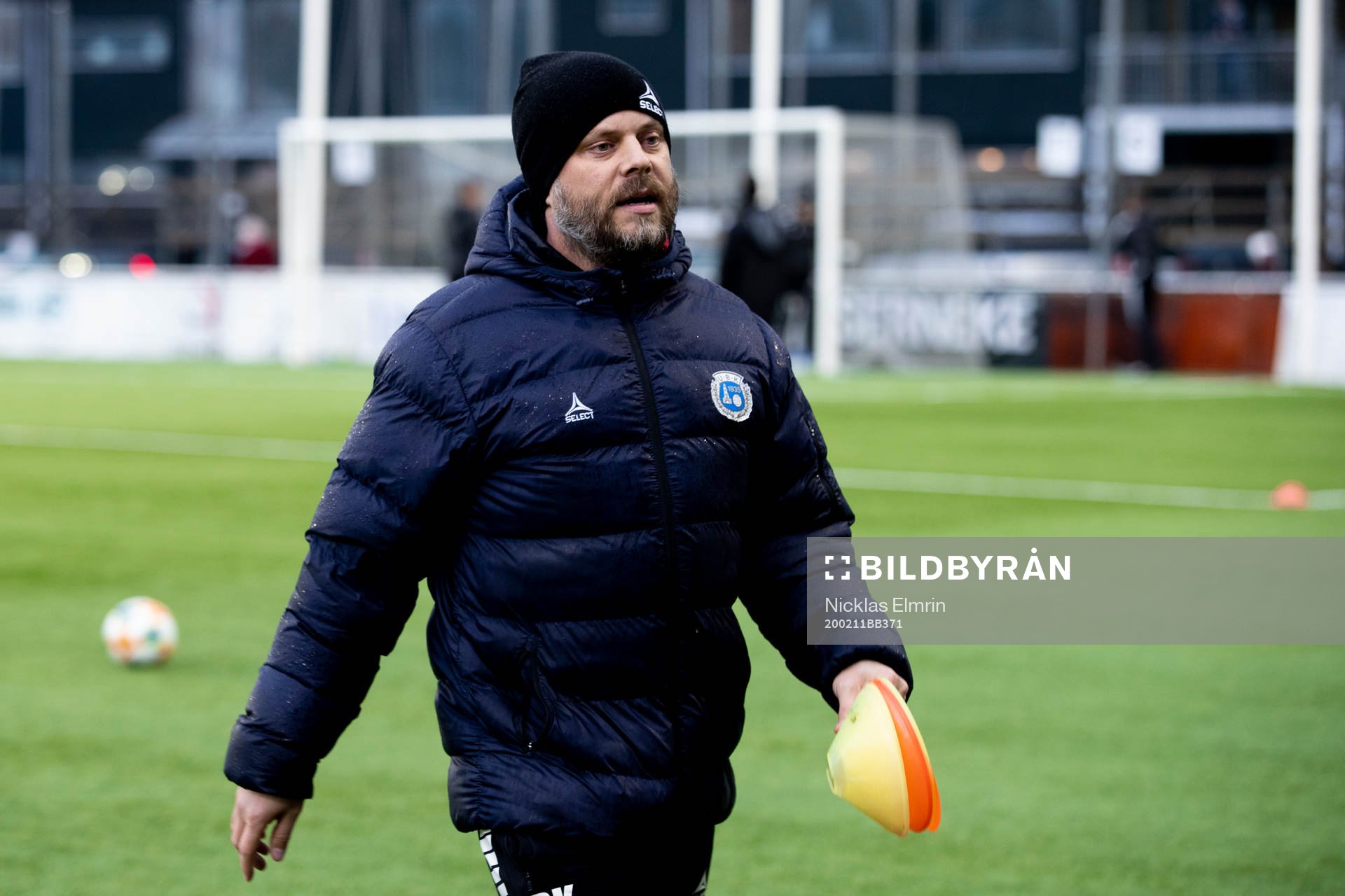 Utsiktens tränare Daniel Karlsson innan träningsmatchen i