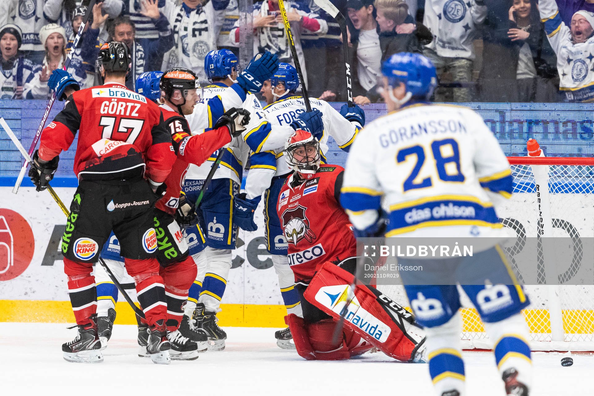 Leksands Fredrik Forsberg jublar med lagkamrater