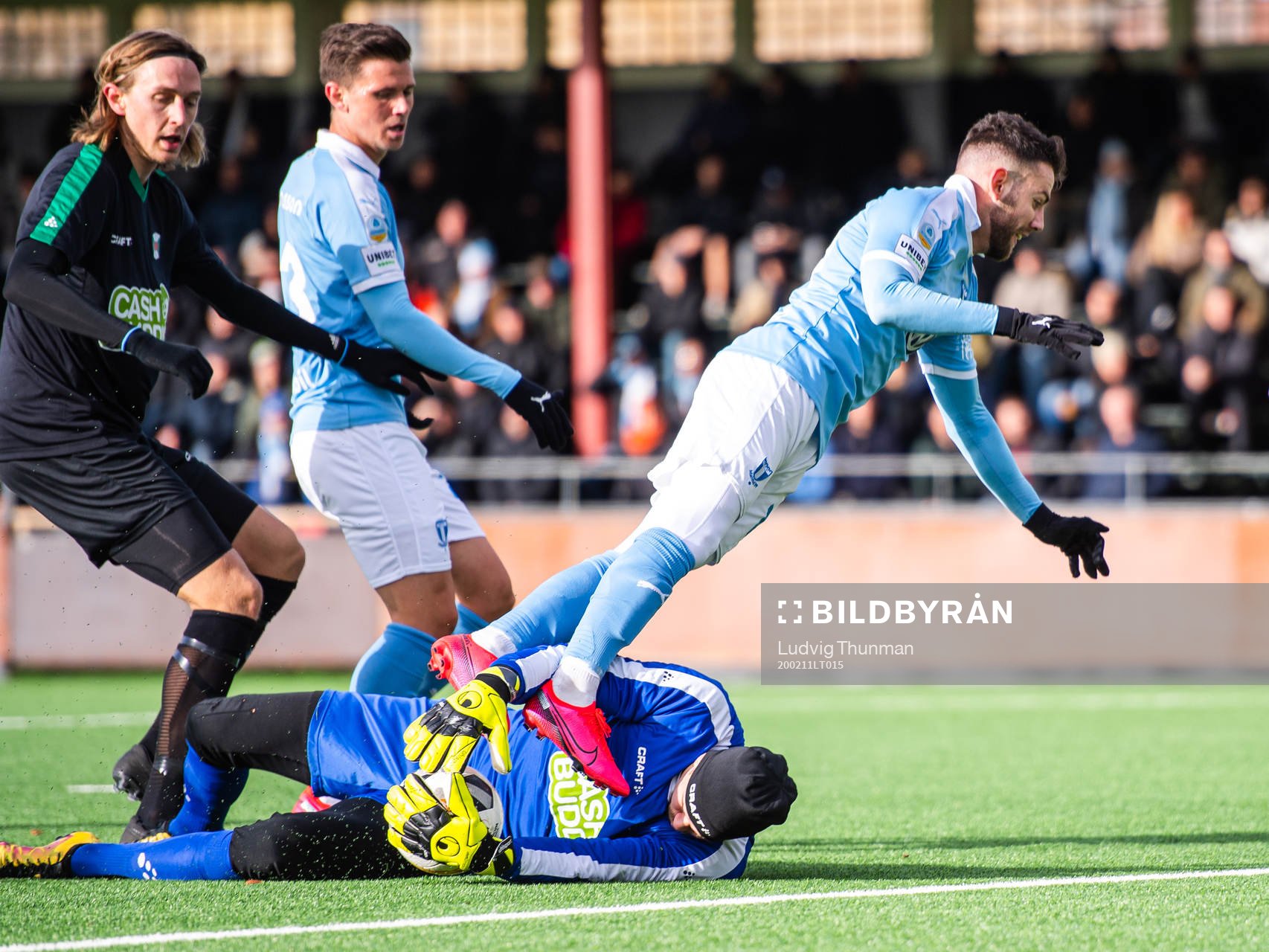 Varbergs målvakt August Strömberg och Malmö FFs Erdal