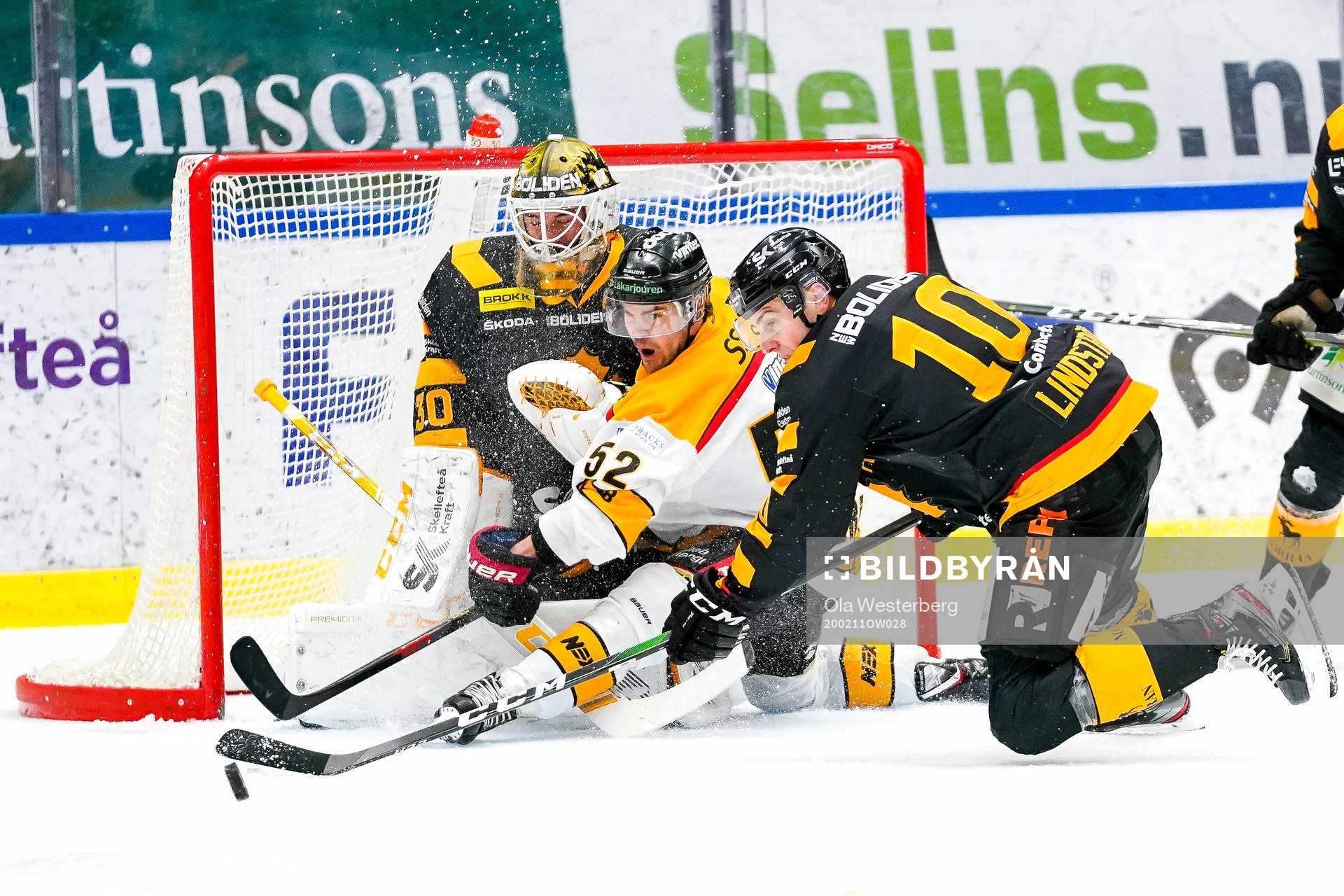 Skellefteås målvakt Gustaf Lindvall och Joakim Lindström