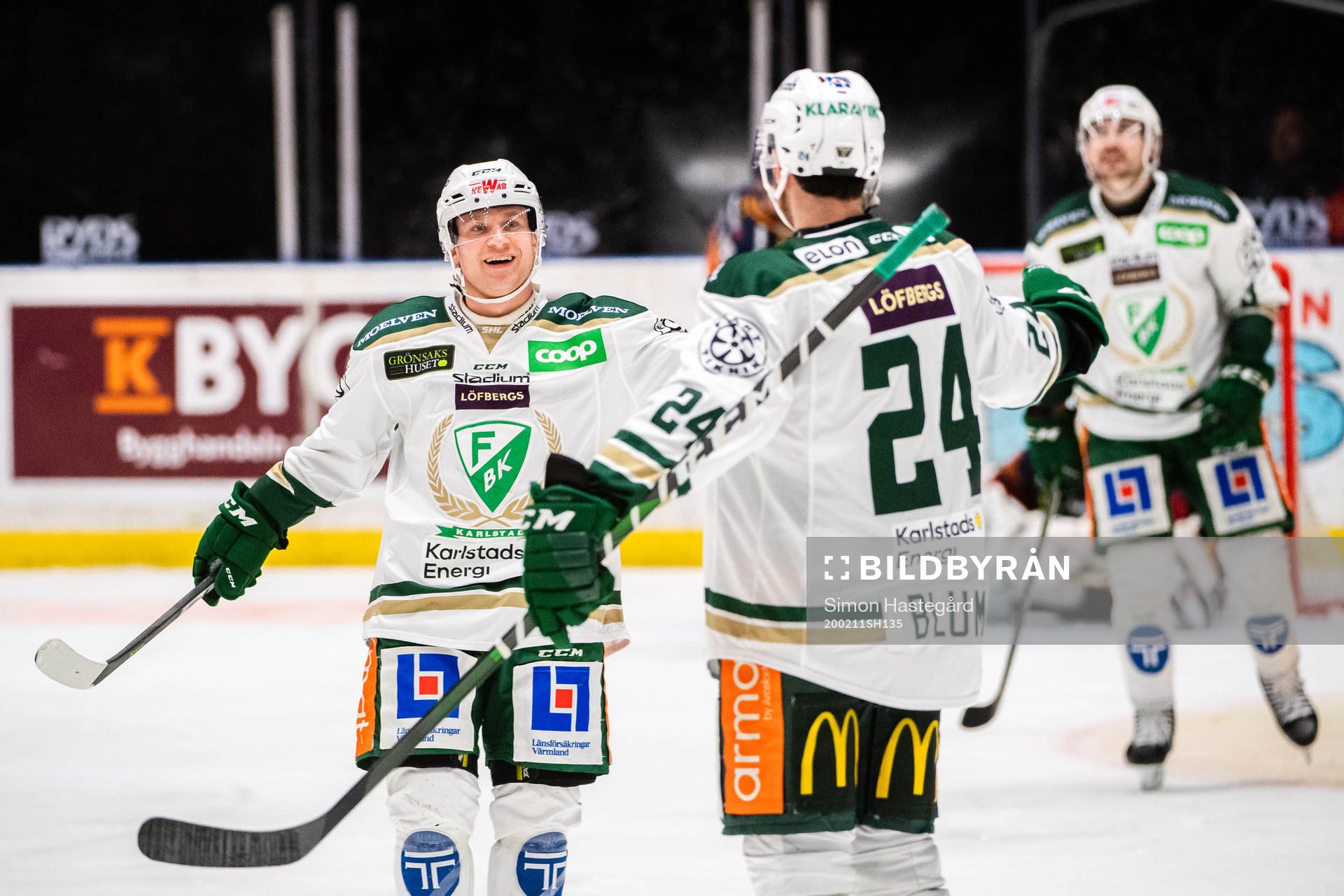 Färjestads Marcus Nilsson jublar med Jonathon Blum