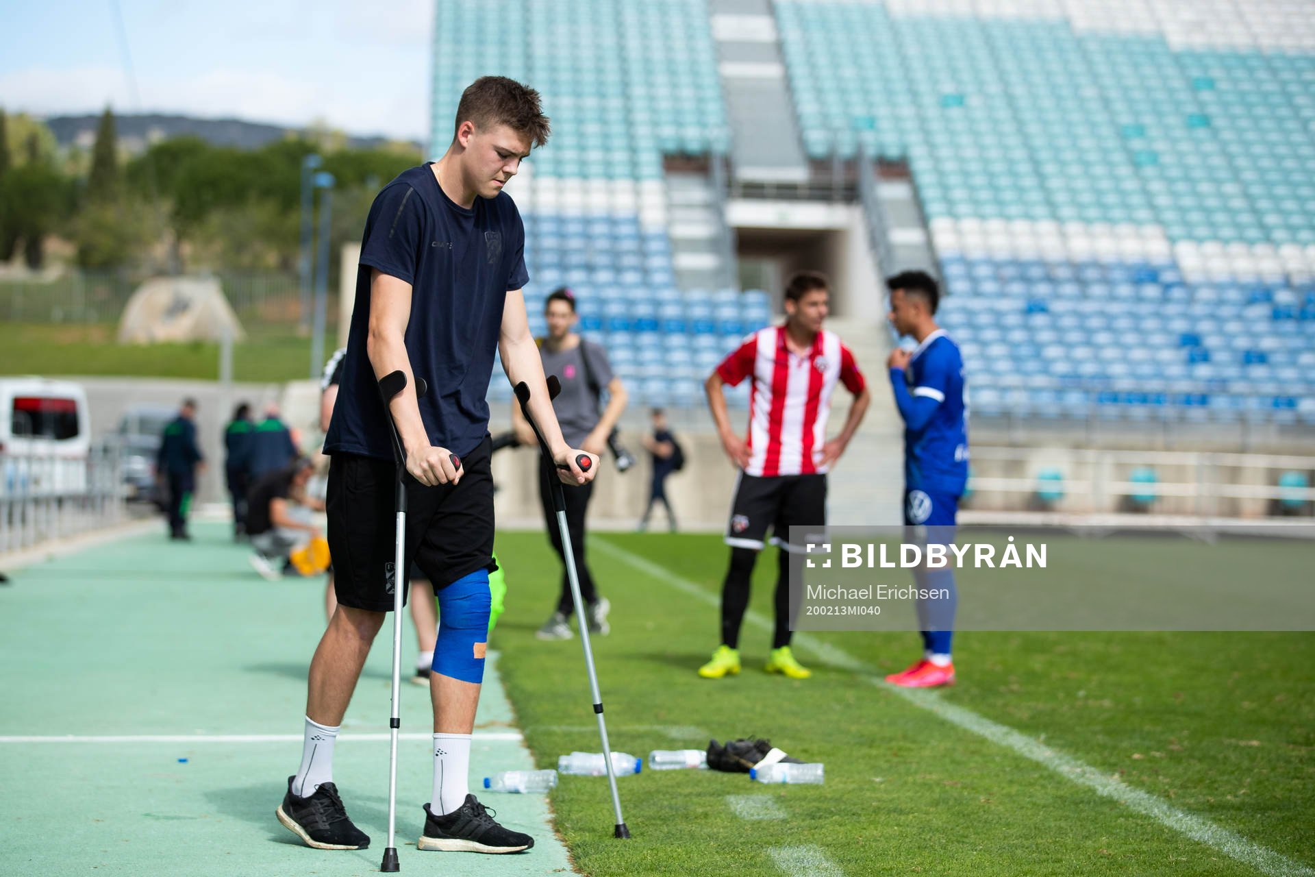 Emil Holm of IFK Göteborg with crutches