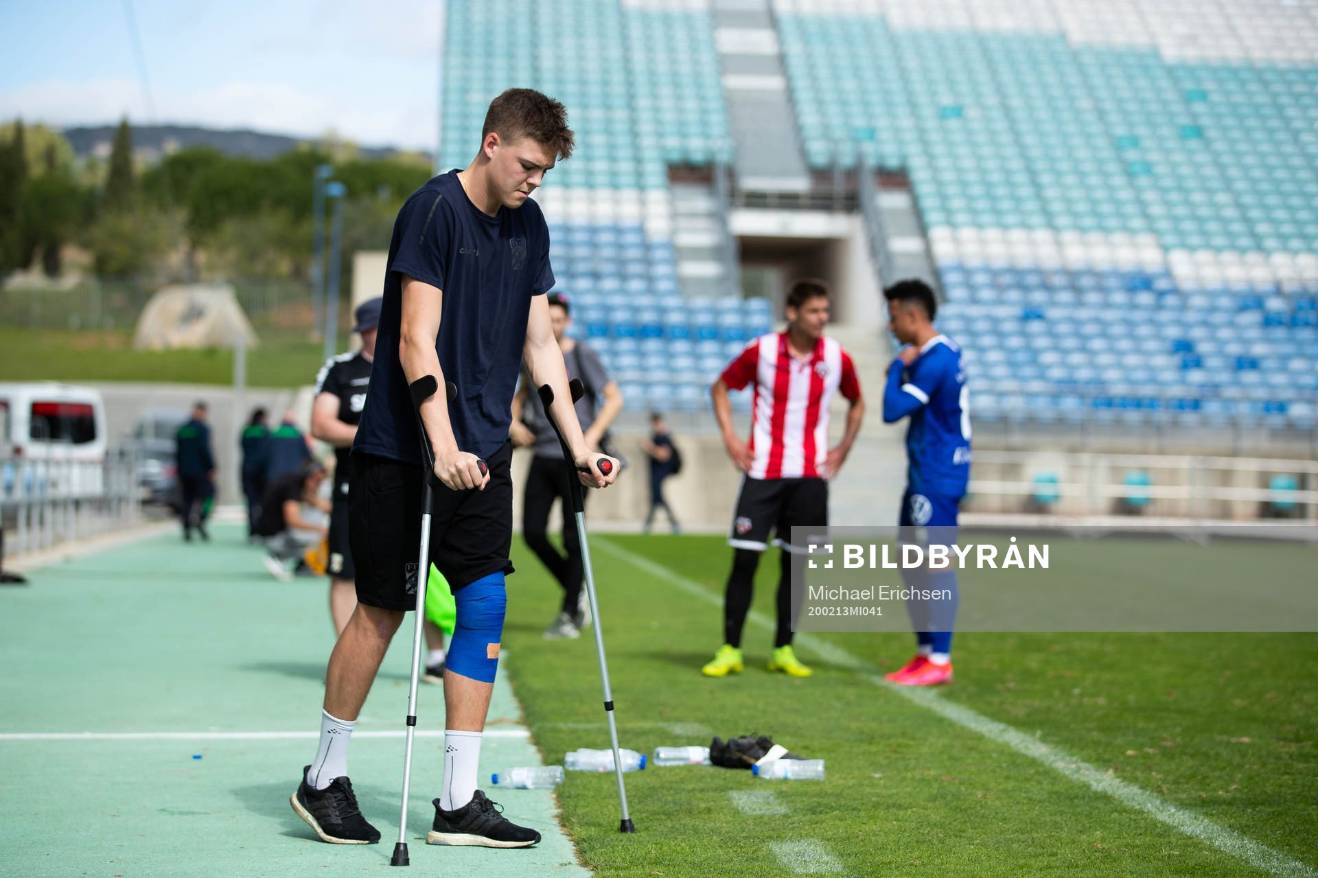 Emil Holm of IFK Göteborg with crutches