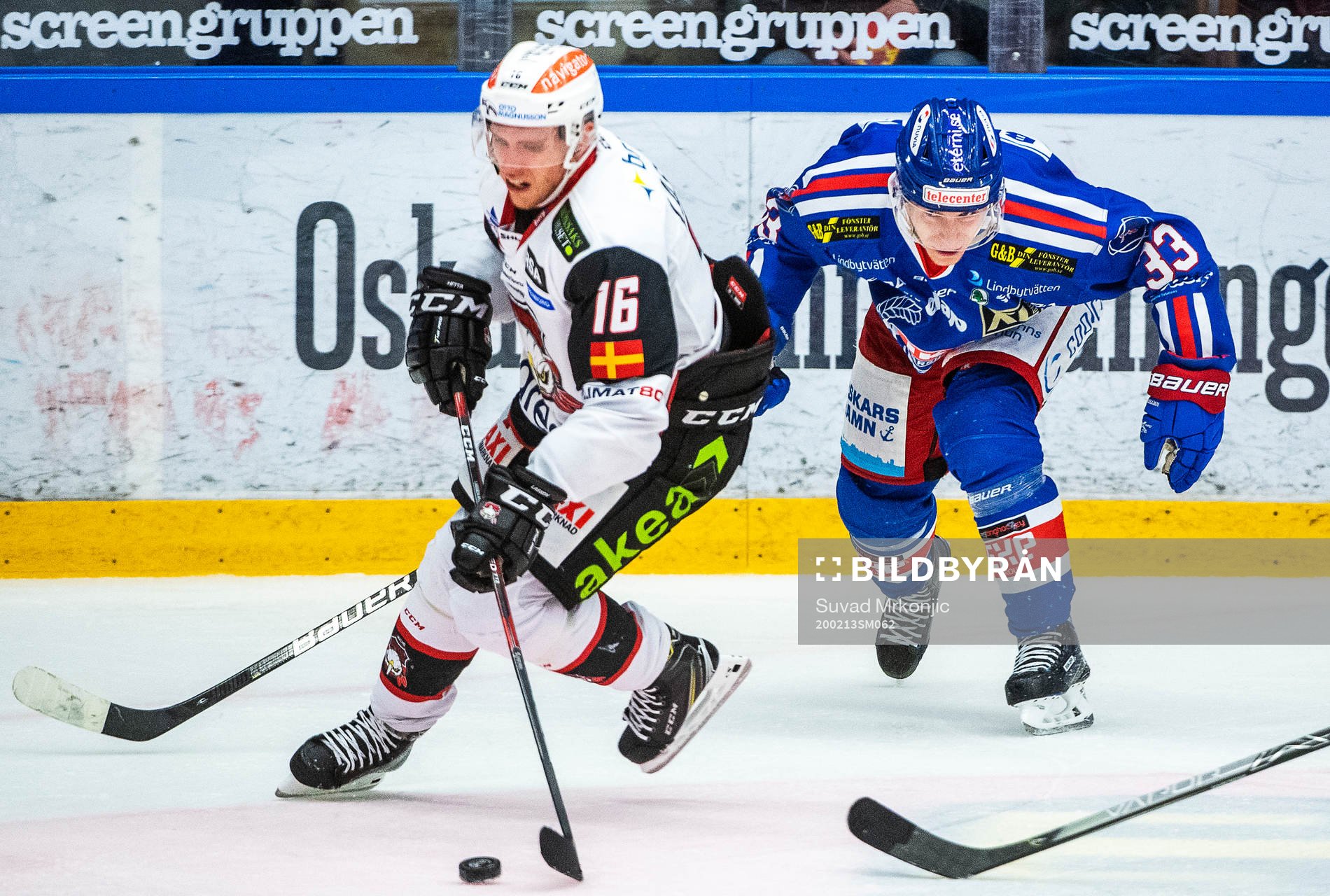 Oskarshamns Filiph Engsund och Malmö Redhawks Matias Lassen