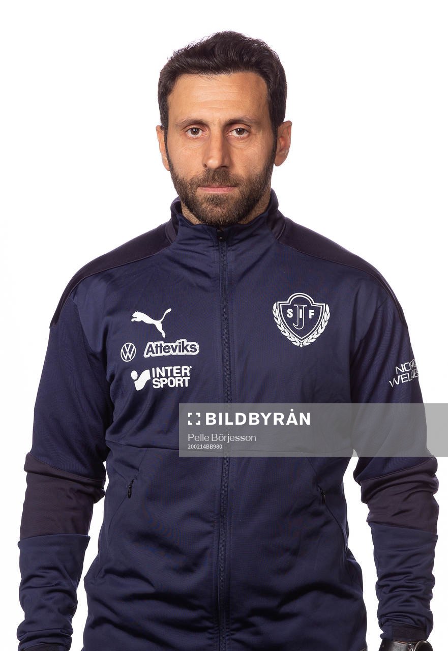 Jönköpings assisterande tränare Charbel Abraham poserar för ett porträtt den 14 februari 2020 i Jönköping.