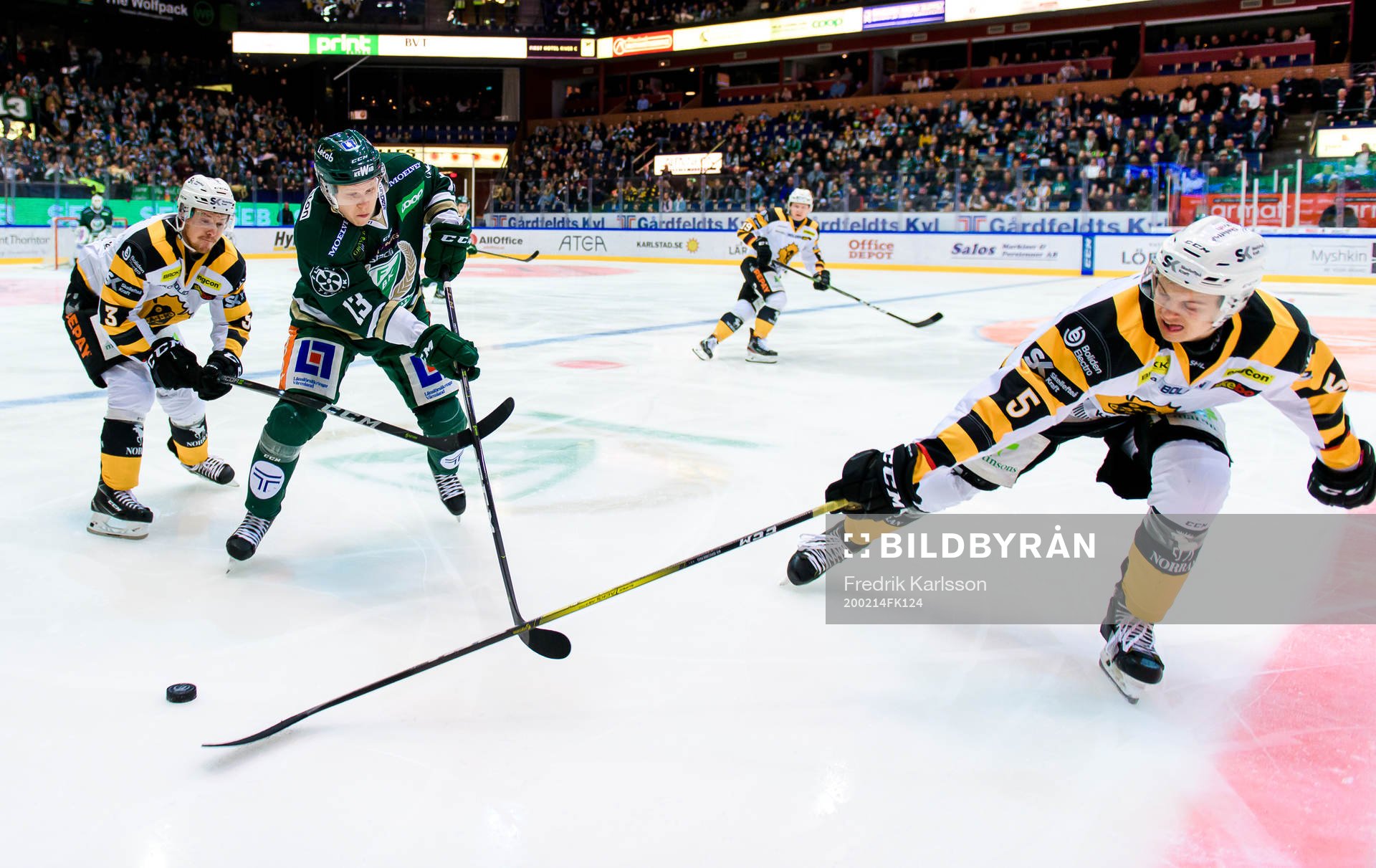 Färjestads Daniel Viksten och Skellefteås Philip Broberg