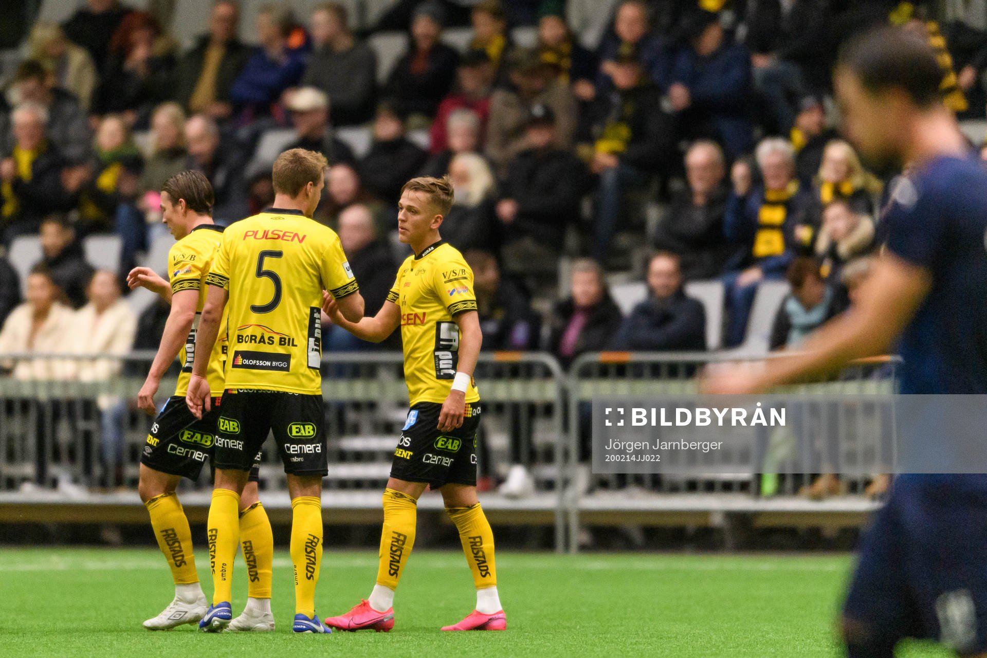 Elfsborgs Jesper Karlsson klappas om av Gustav Henriksson