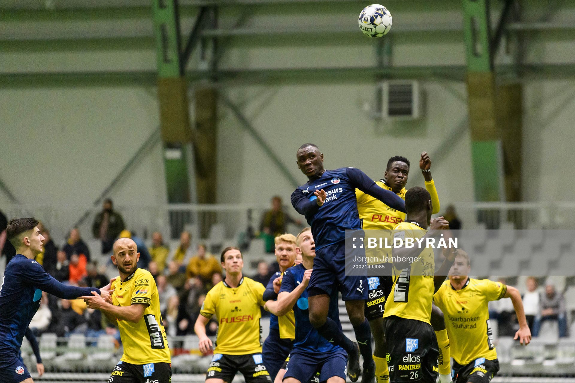 Helsingborgs Ravy Tsouka Dozi och Elfsborgs Joseph Okumu