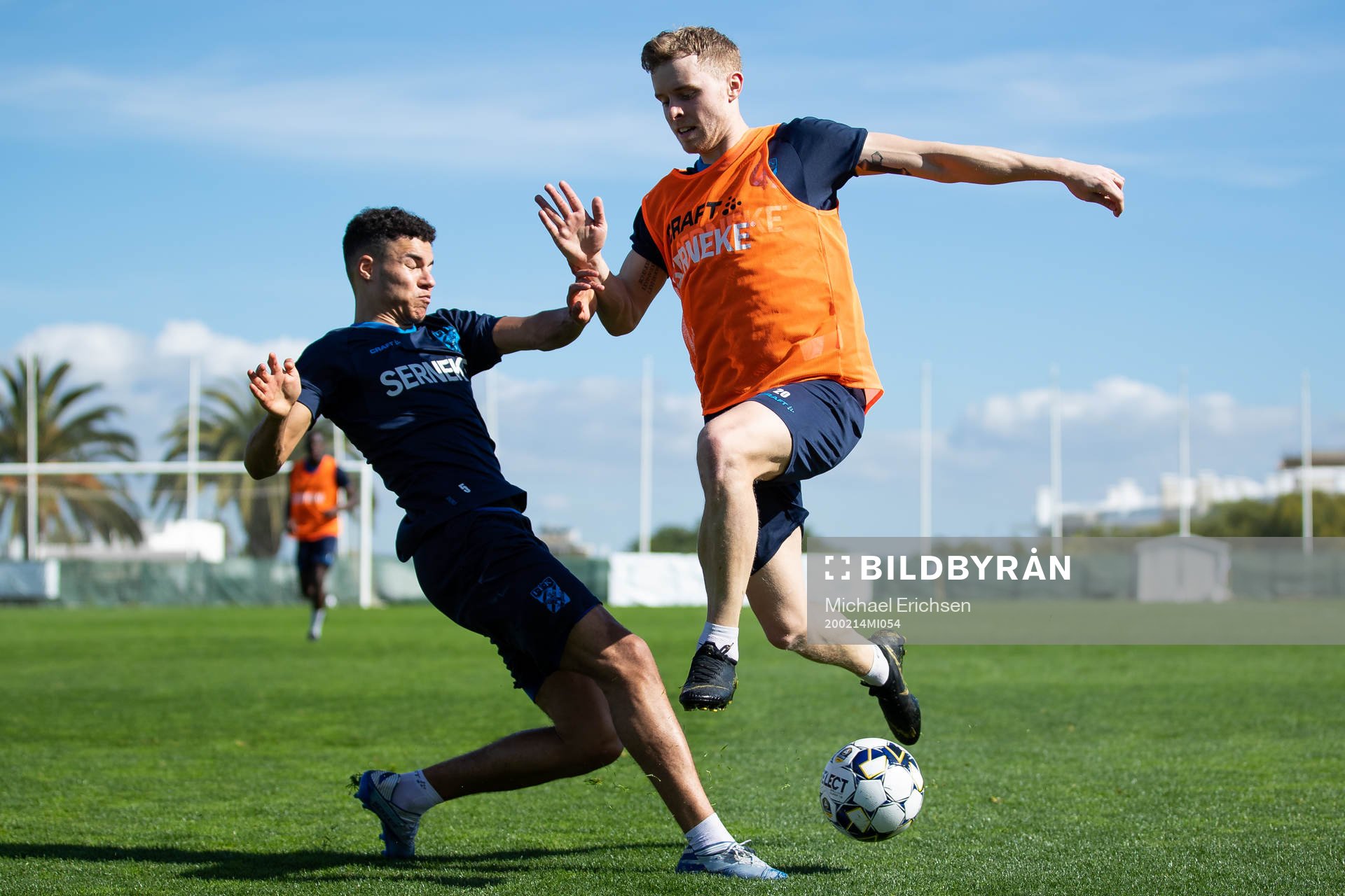 IFK Göteborgs Alexander Jallow och Victor Wernersson under en träning under ett träningsläger med IFK Göteborg den 14 februari 2020 i Lagos.