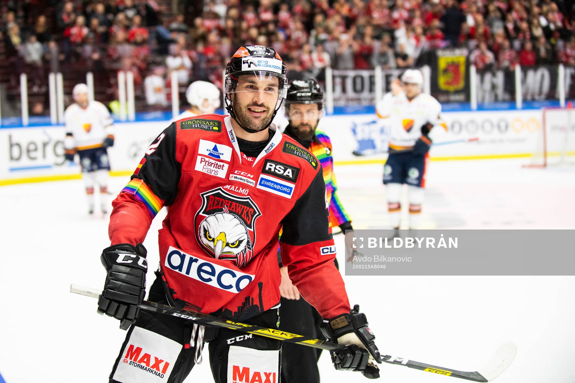 Malmö Redhawks Niklas Arell med pride-bindel