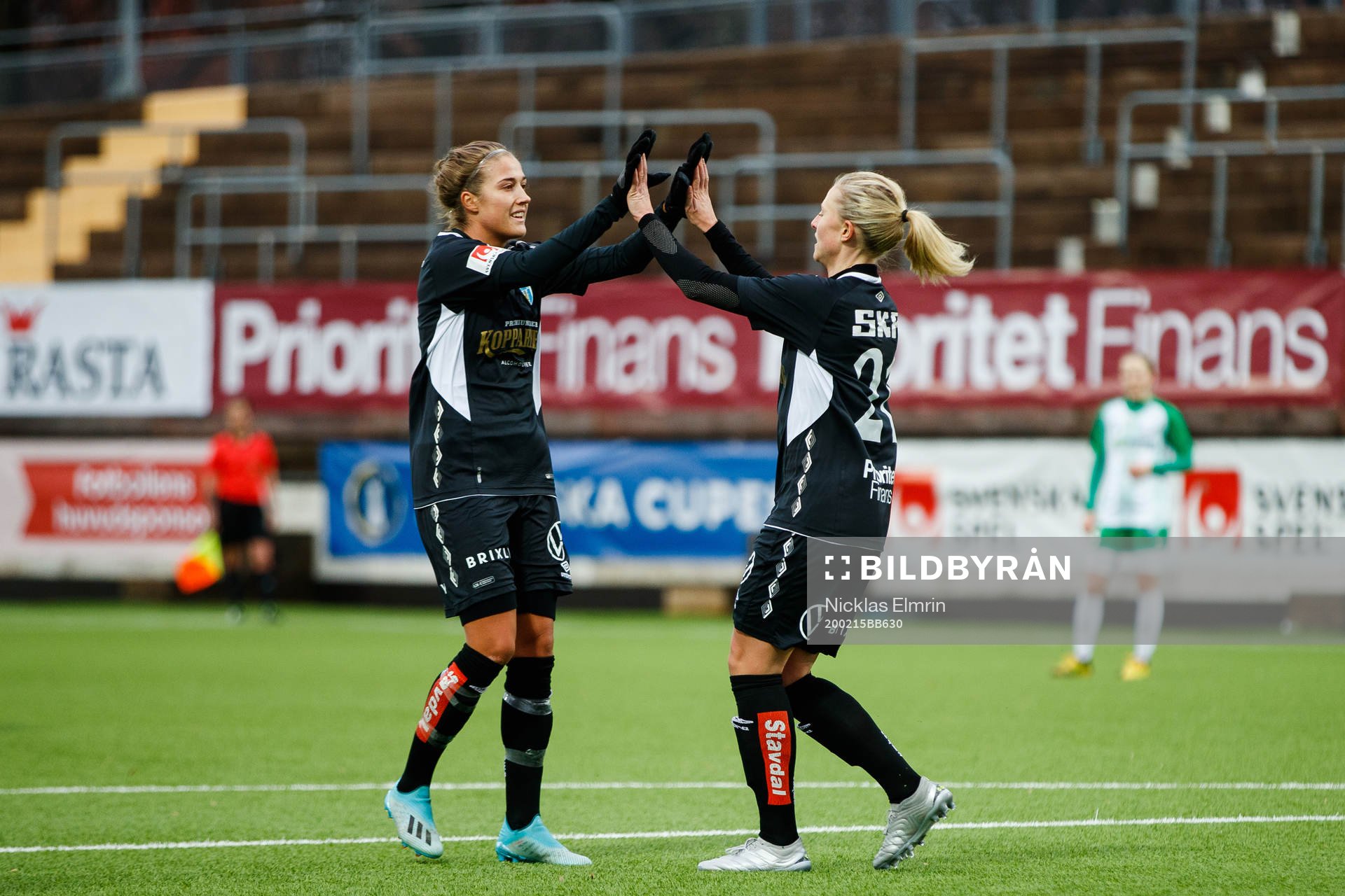 Göteborgs Rebecka Blomqvist och Filippa Angeldal jublar