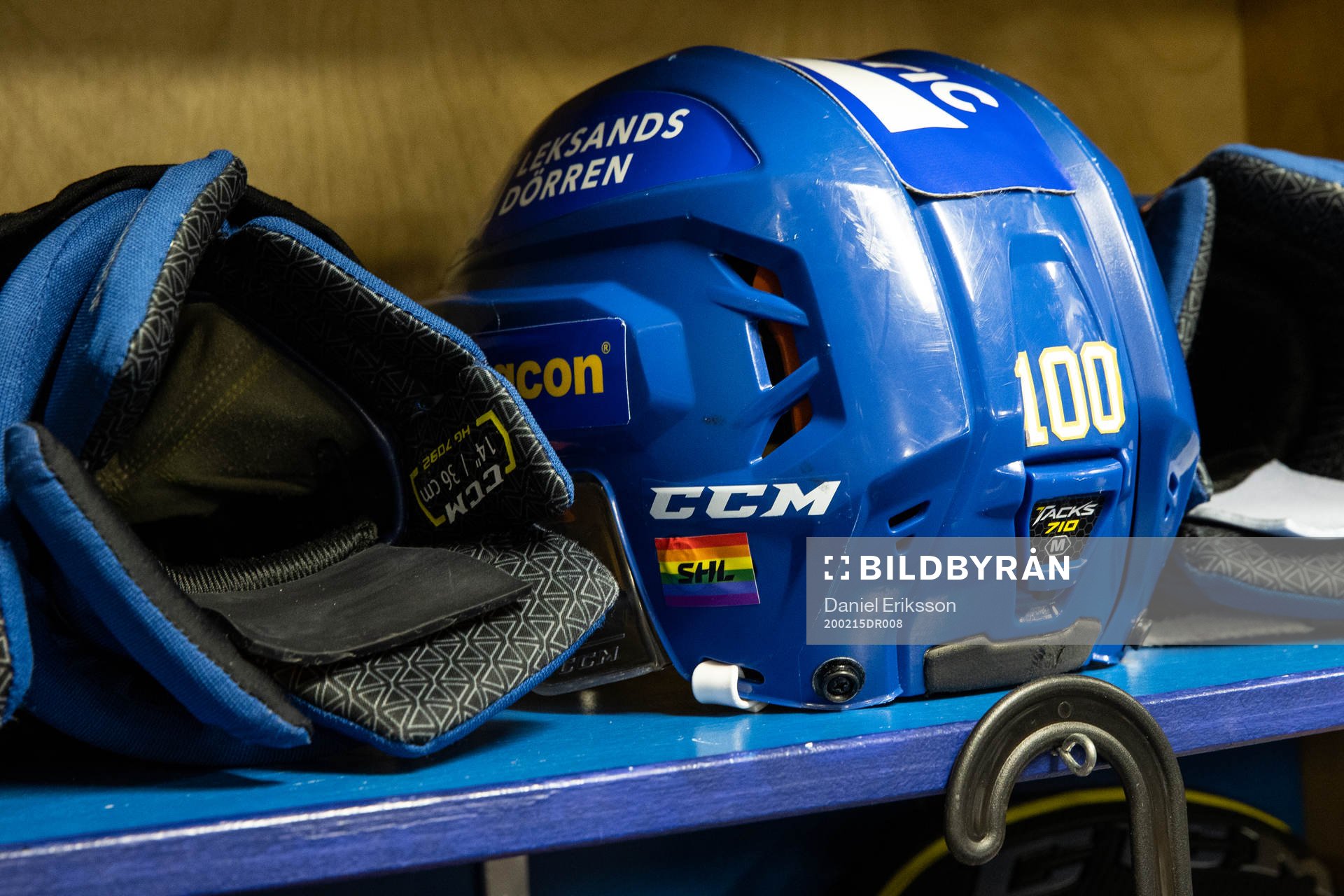 Leksands Martin Karlssons hjälm innan ishockeymatchen i