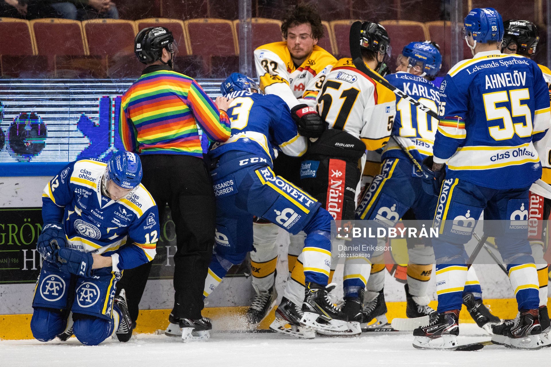 Leksands Jon Knuts och Luleås Oscar Engsund i fight