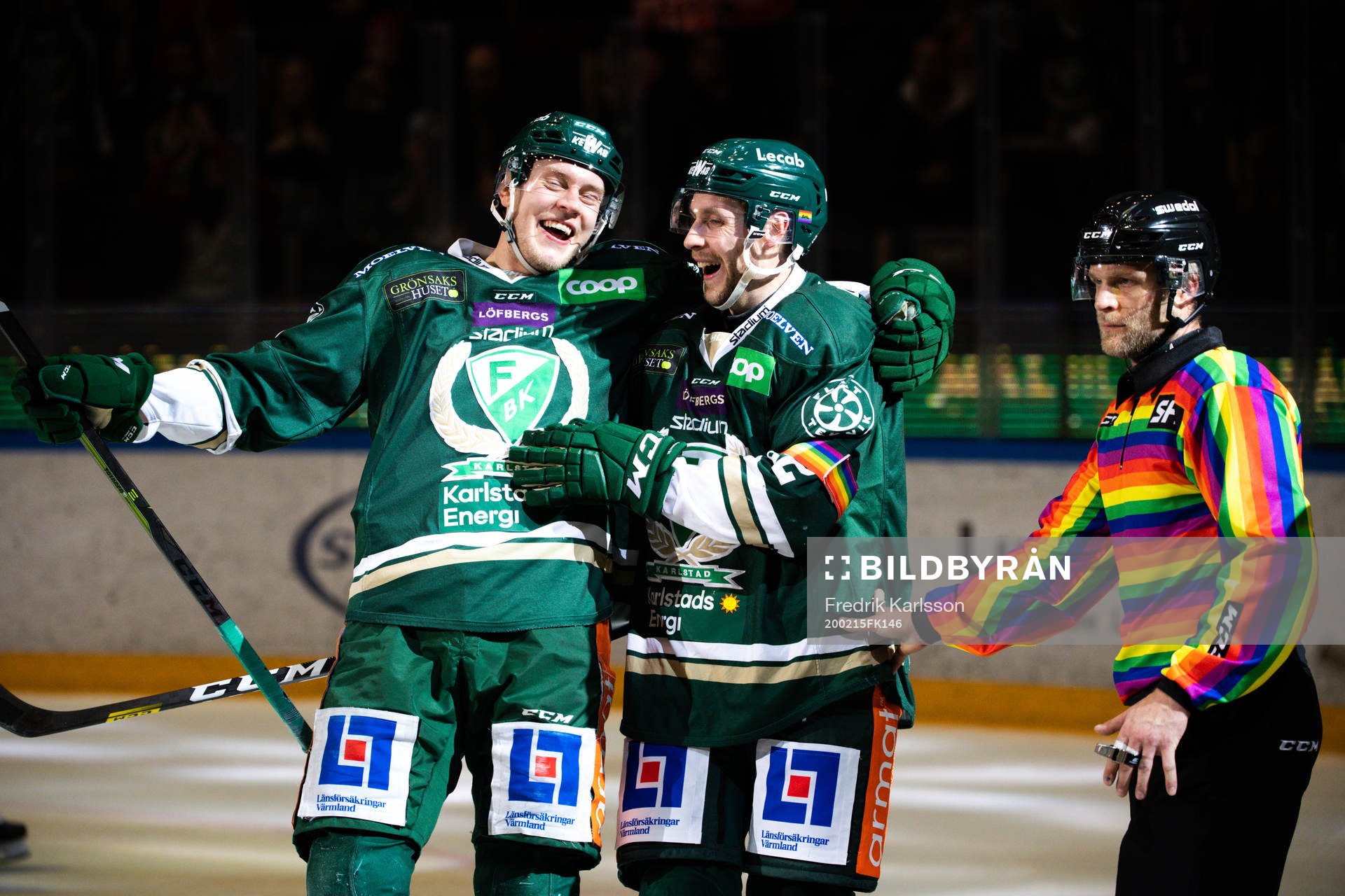 Färjestads Victor Ejdsell och Per Åslund jublar