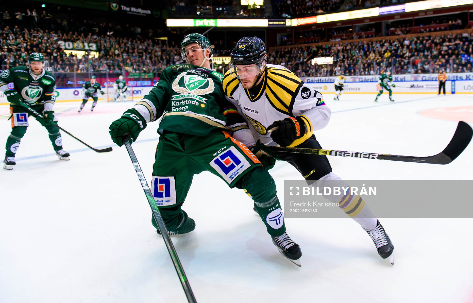Färjestads Oskar Bäck och Brynäs John Persson