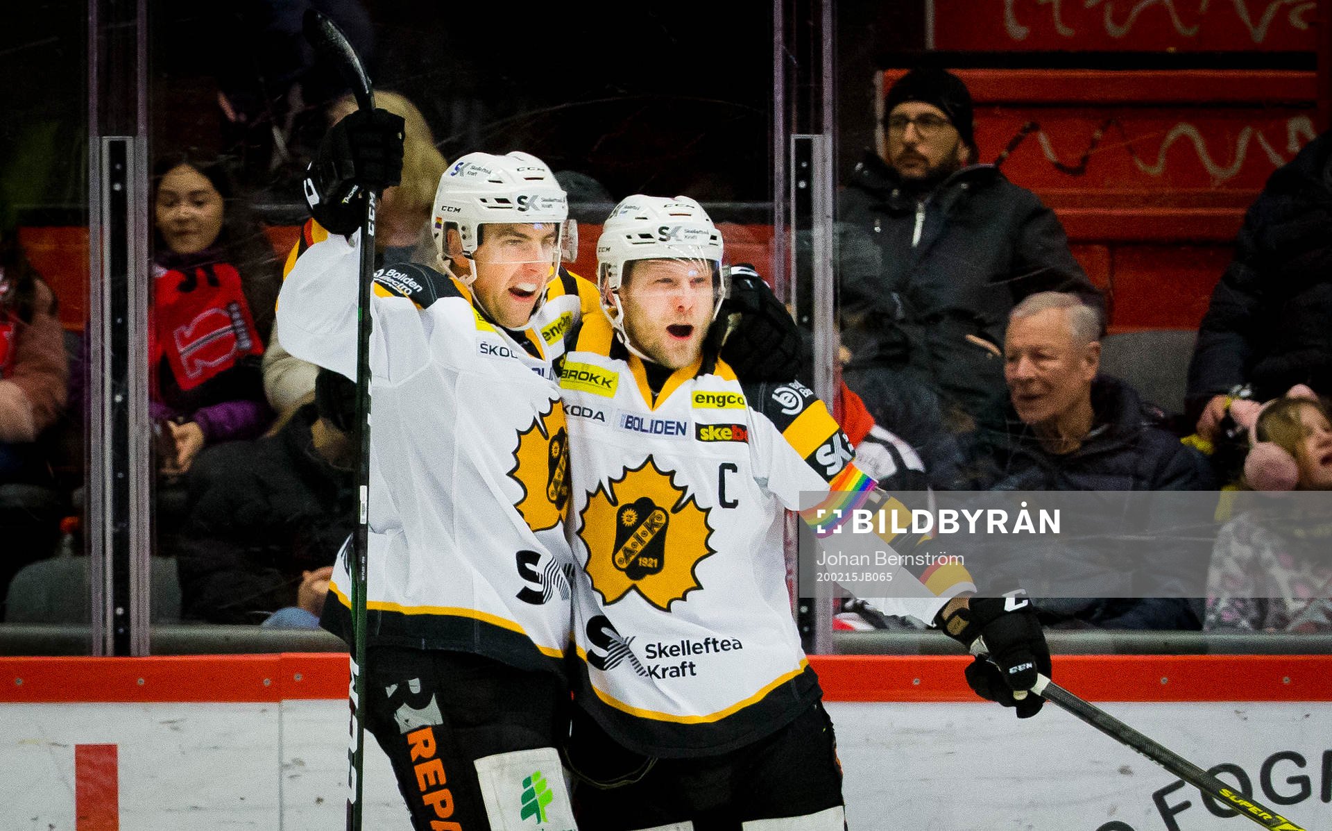 Skellefteås Joakim Lindström och Oscar Möller jublar vid