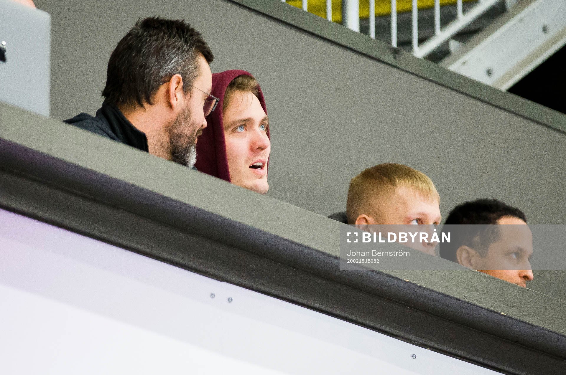 Örebros Max Lindholm på läktaren