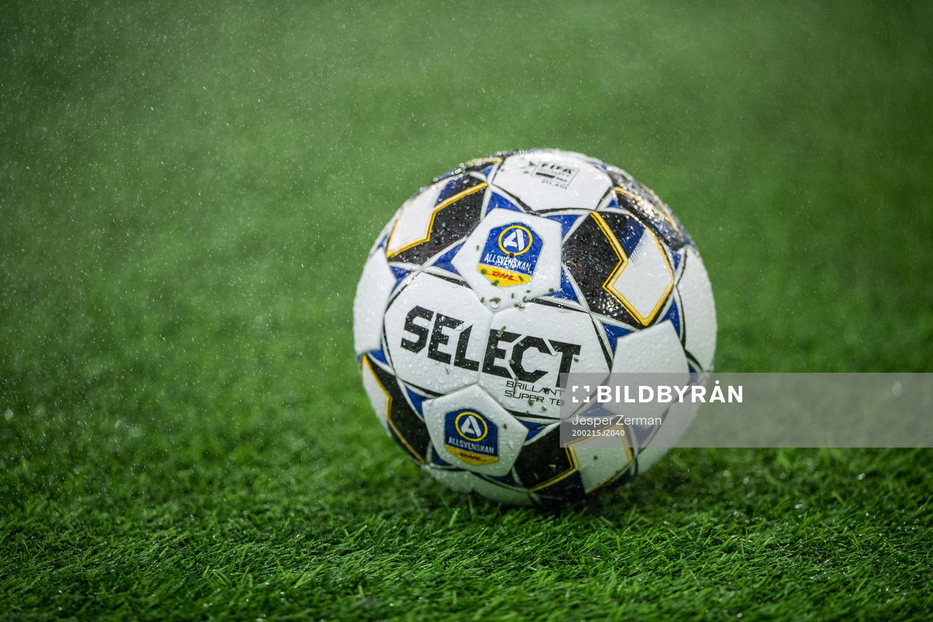 Den Allsvenska matchbollen