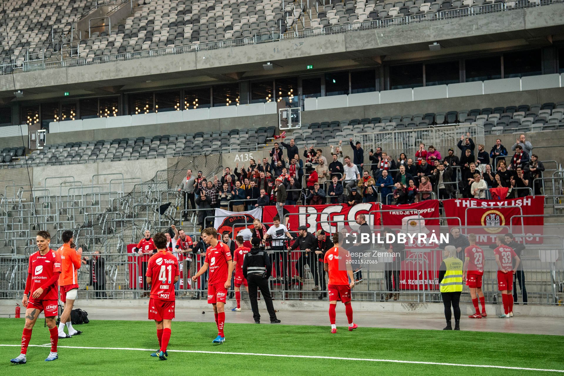 Branns spelare jublar