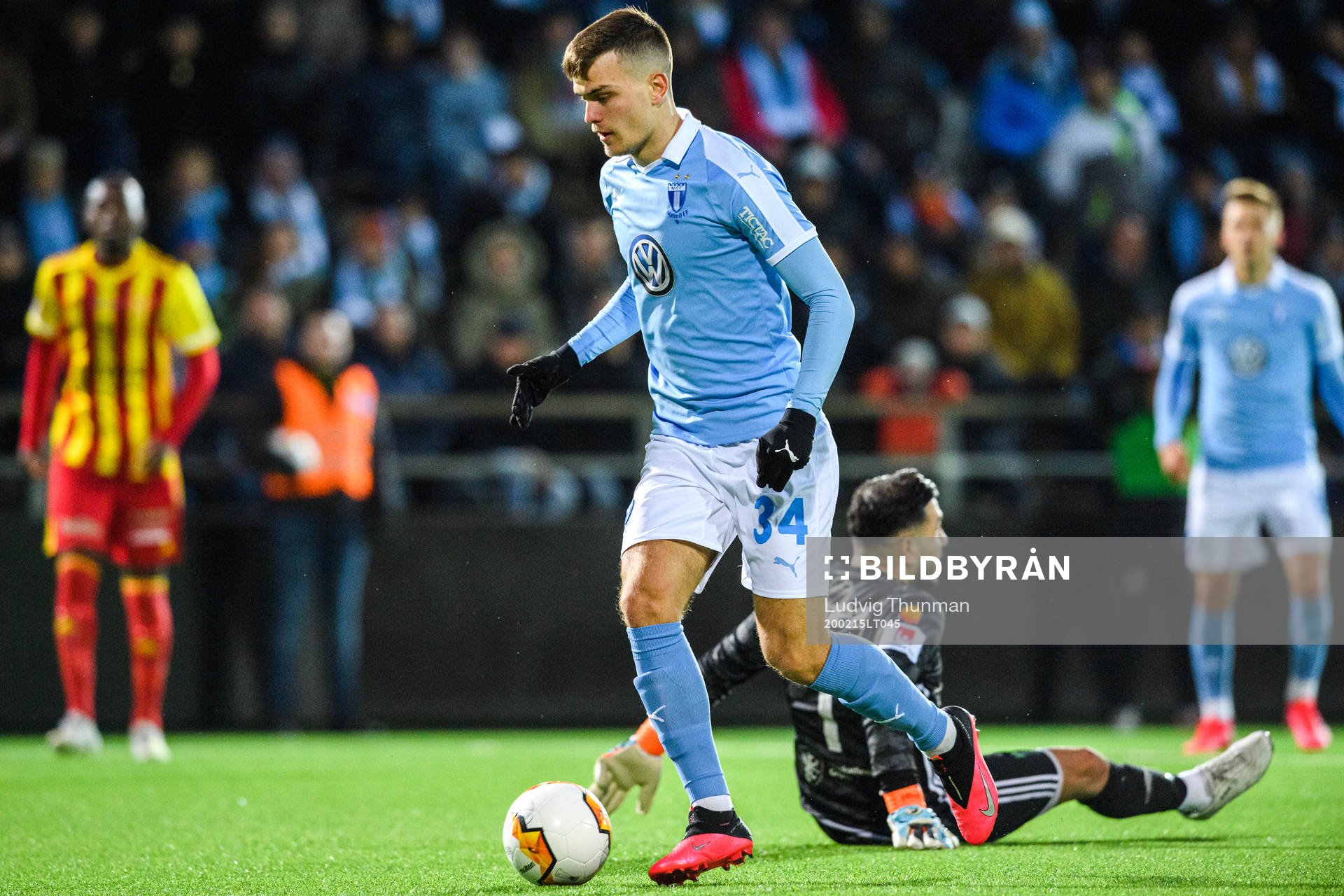 Malmö FFs Pavel Vagic gör 7-0 bakom Syrianskas målvakt