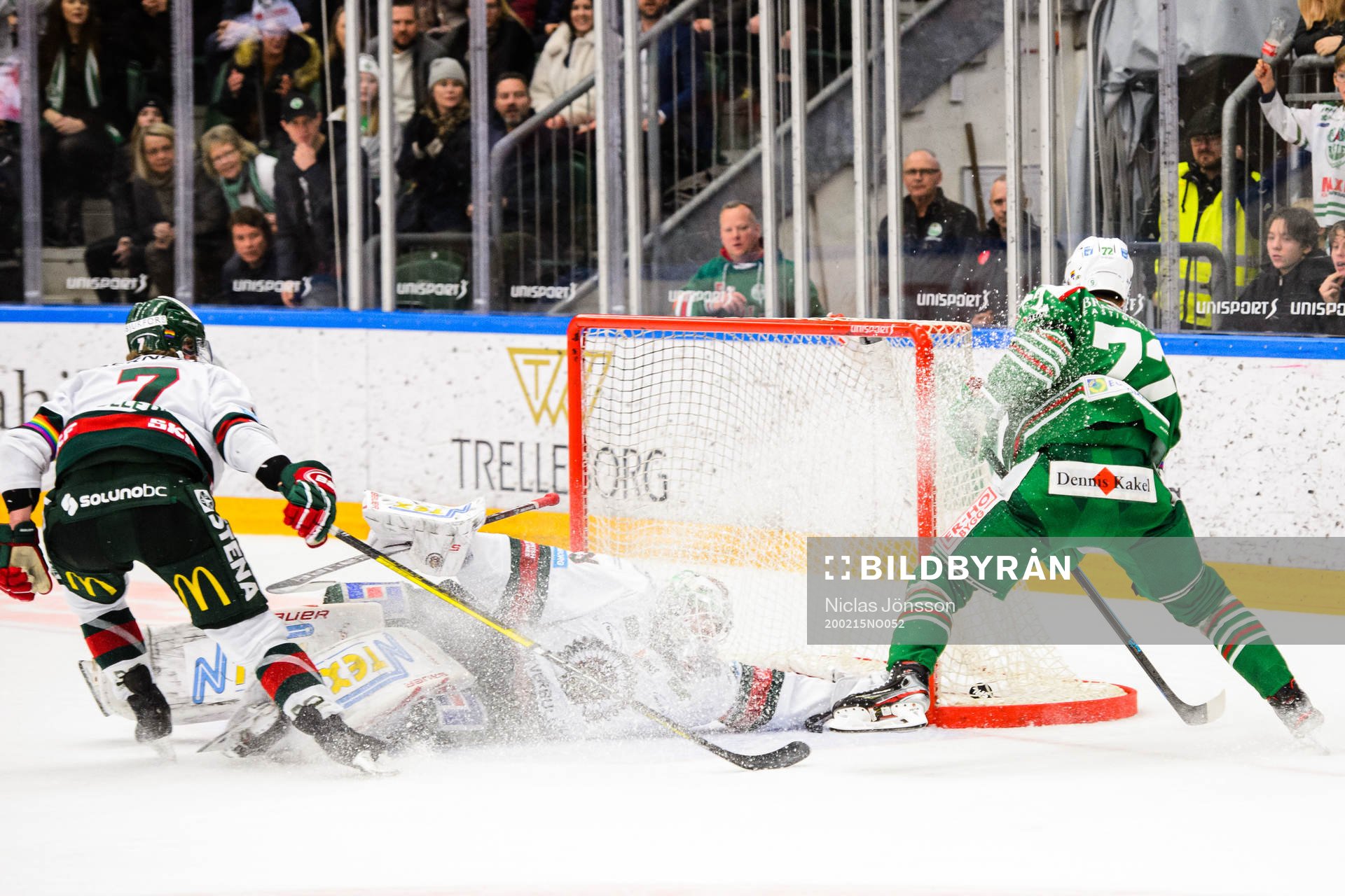 Rögles Daniel Zaar gör 4-1 bakom Frölundas målvakt