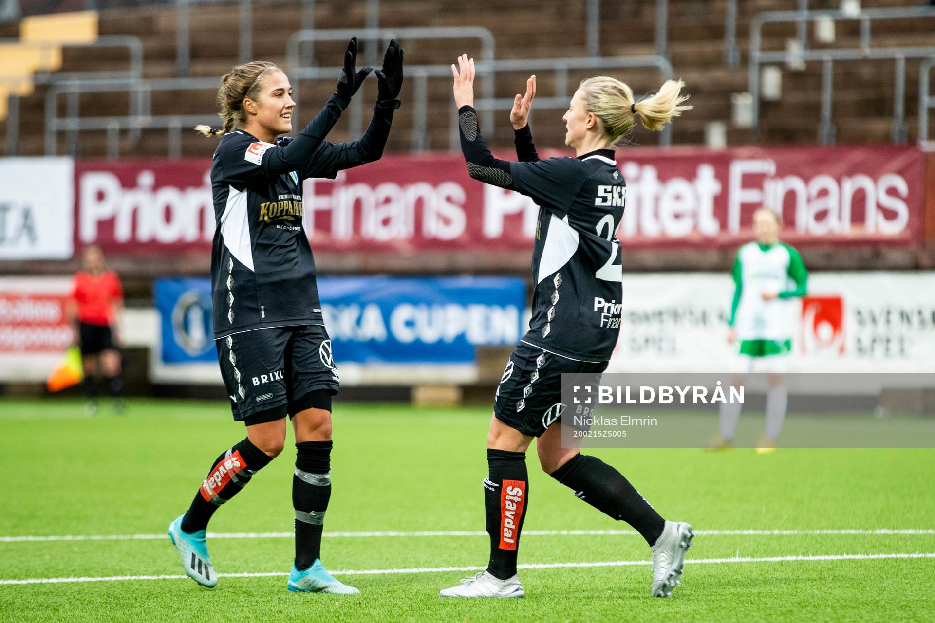 Göteborgs Filippa Angeldal och Rebecka Blomqvist jublar
