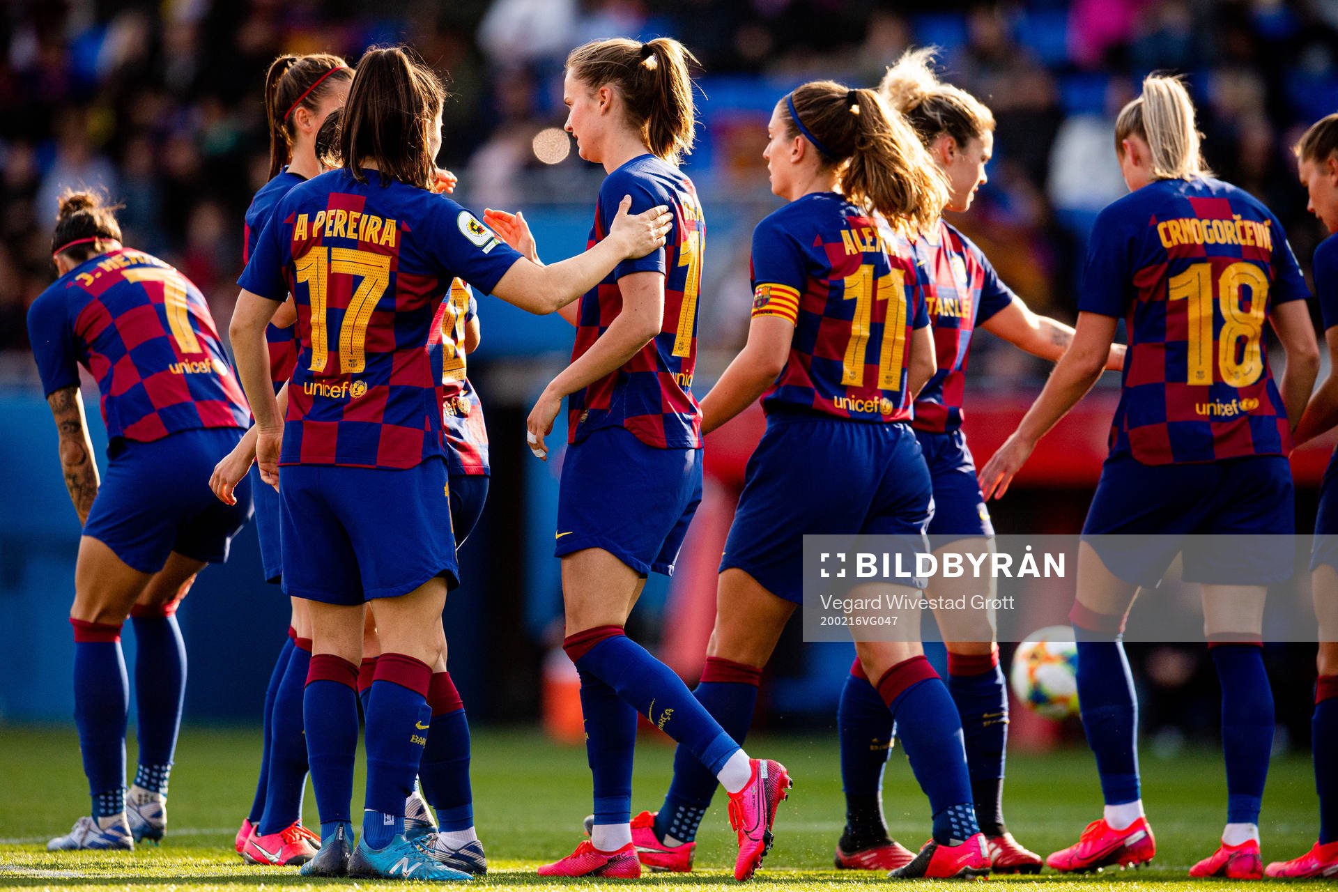 Caroline Graham Hansen of Barcelona celebrates with