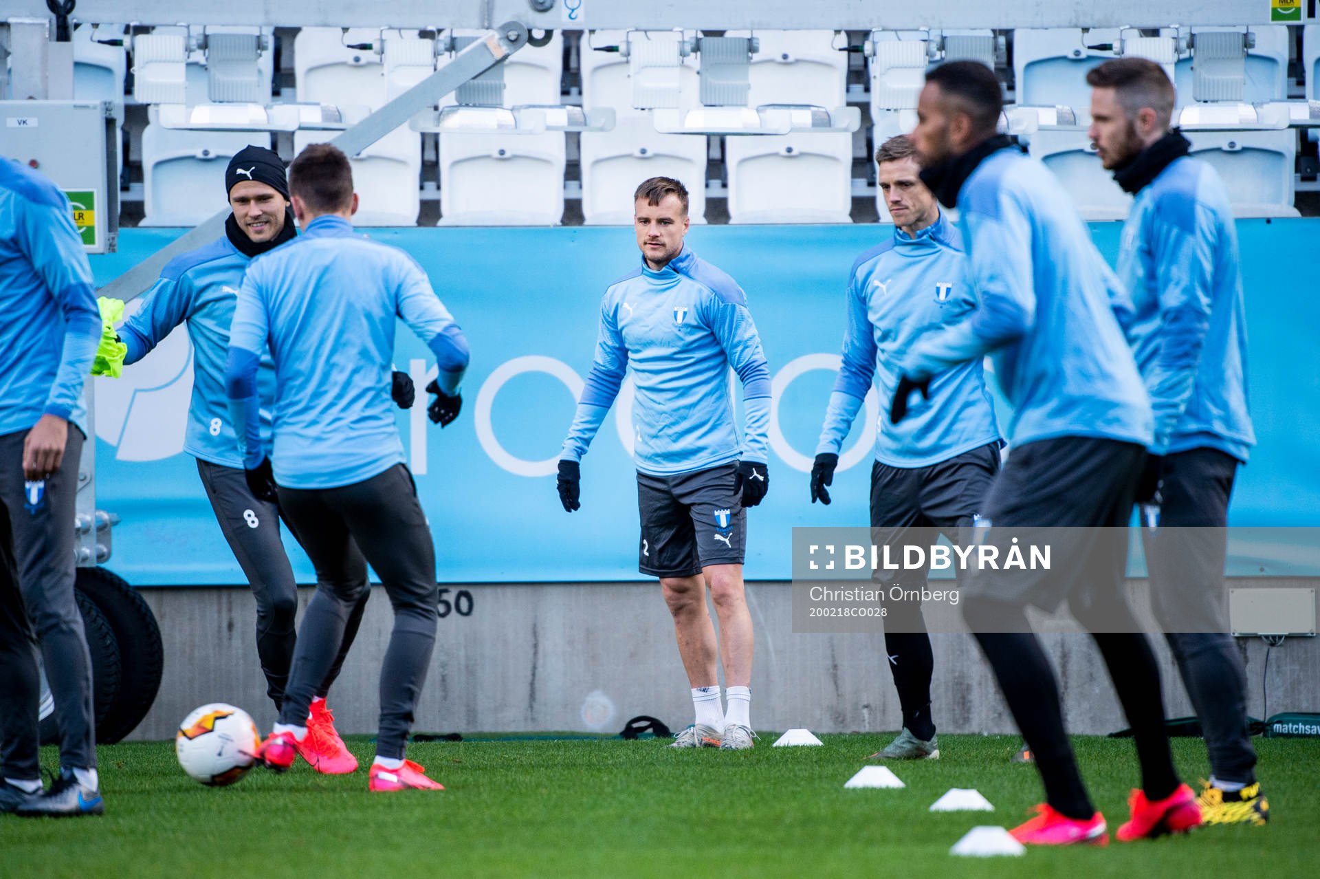 Eric Larsson i mitten under Malmö FFs träning den 18 februari 2020 i Malmö.