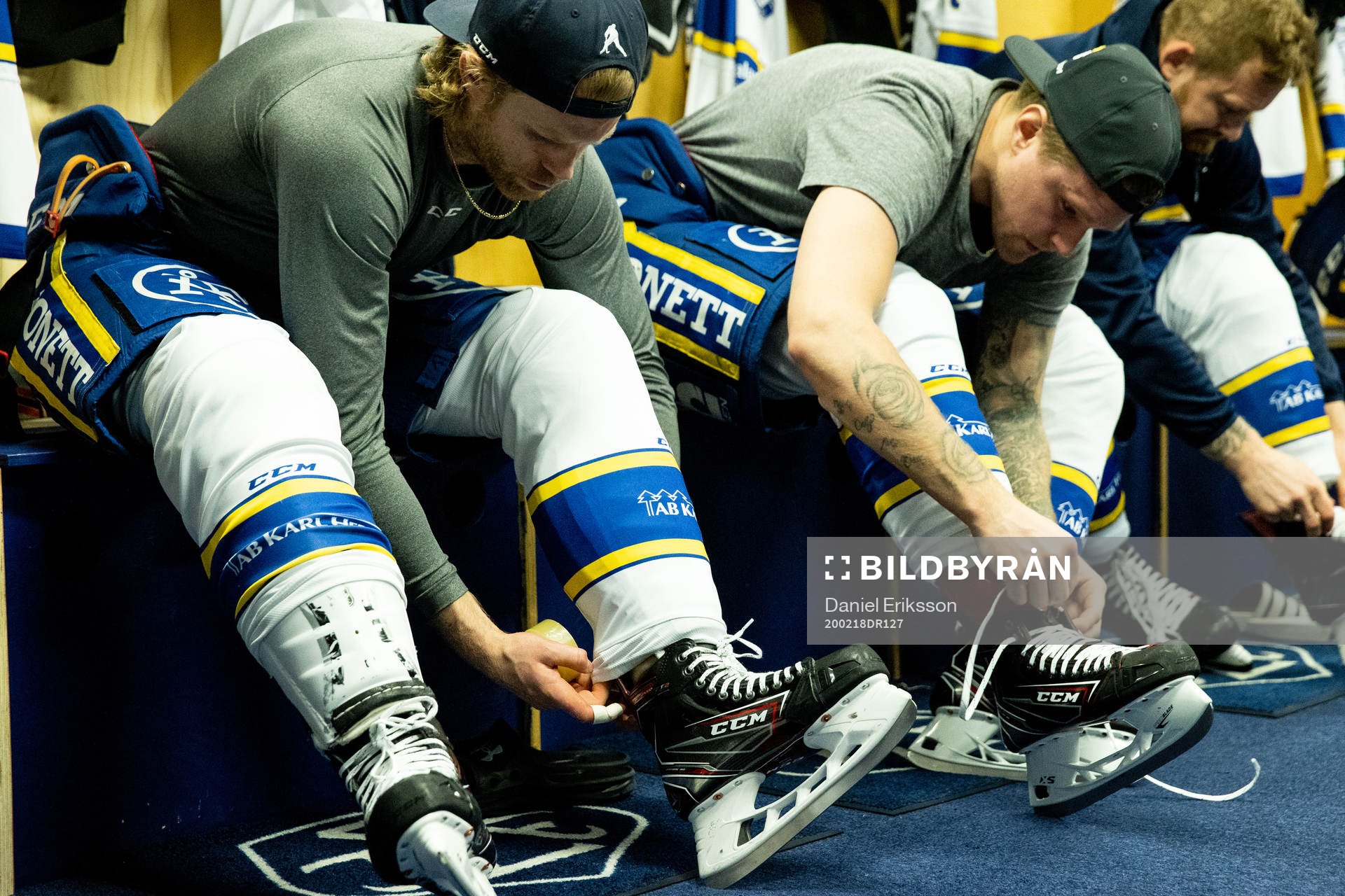Leksands Philip Samuelsson och Jonas Ahnelöv  förbereder