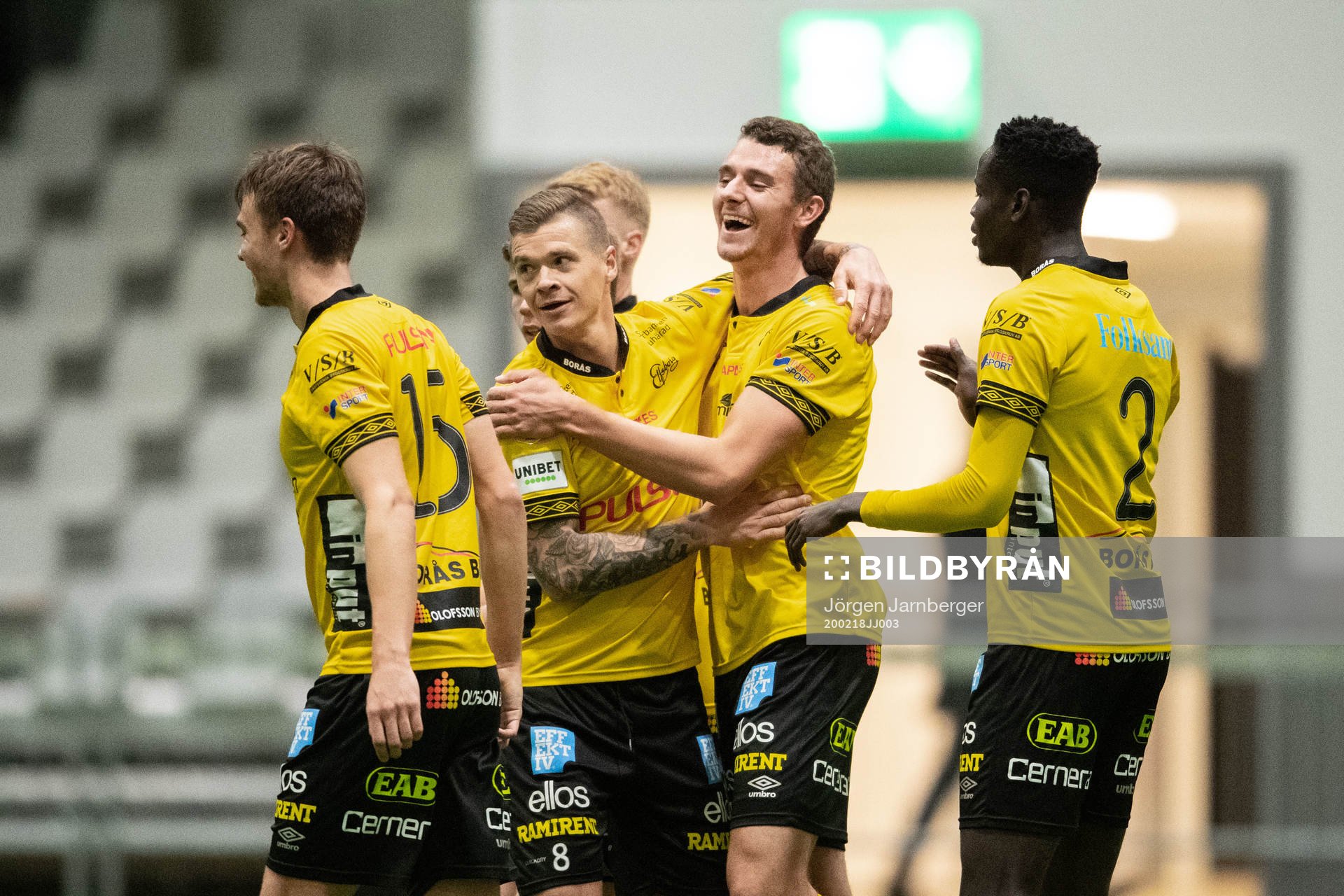 Elfsborgs Christopher McVey och Samuel Holmén jublar med