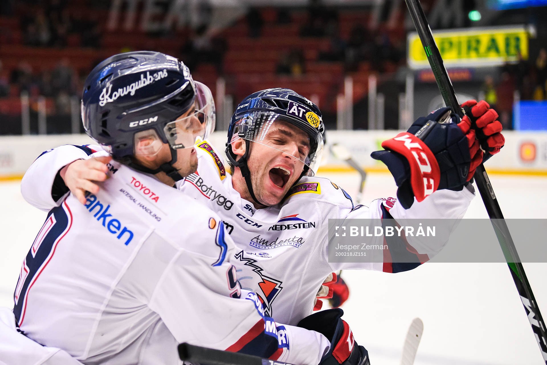 Linköpings Mikael Frycklund och Broc Little jublar