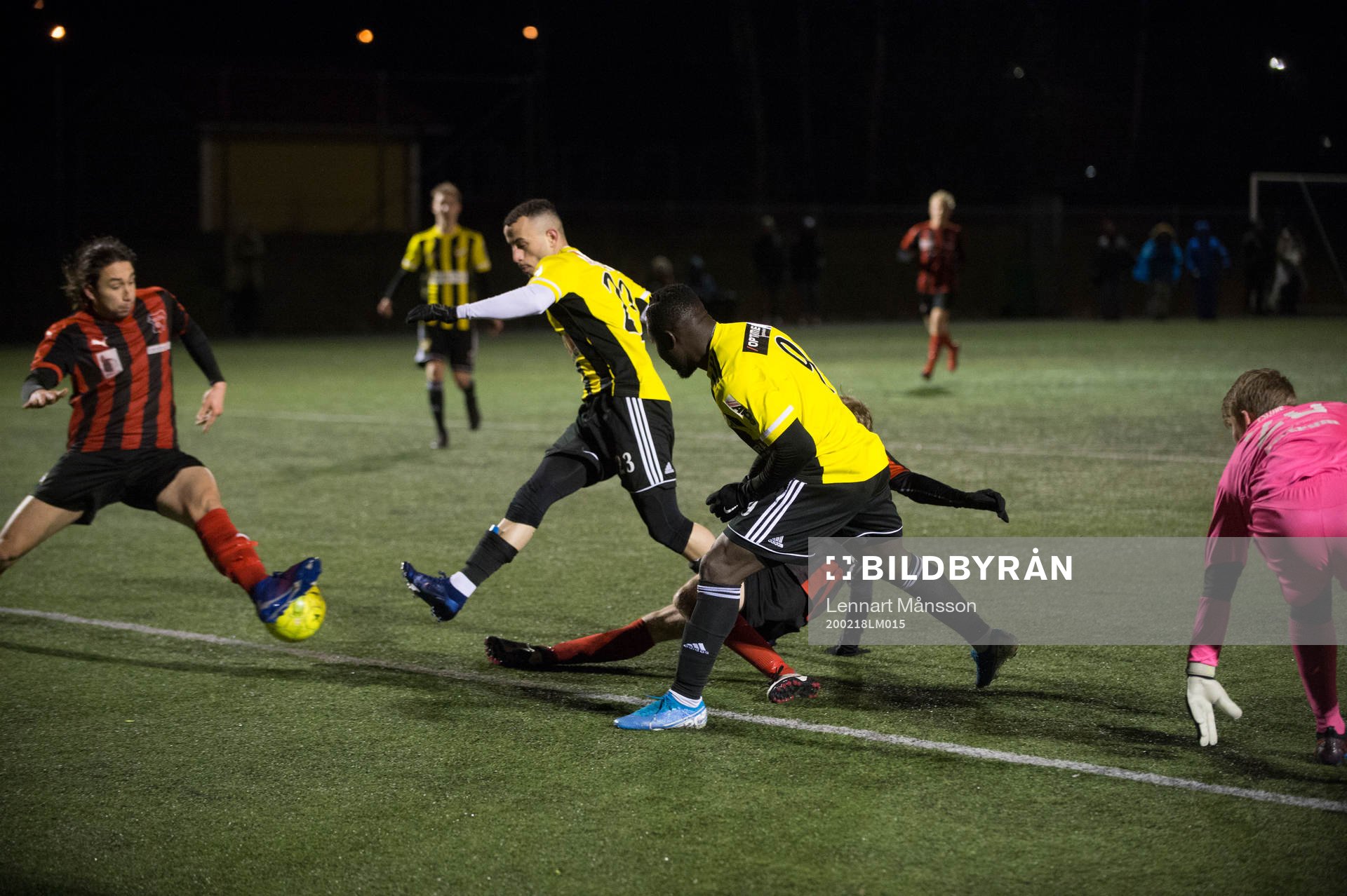 IFK Hässleholms Mike Andrew gör förarbetet och Mohammed