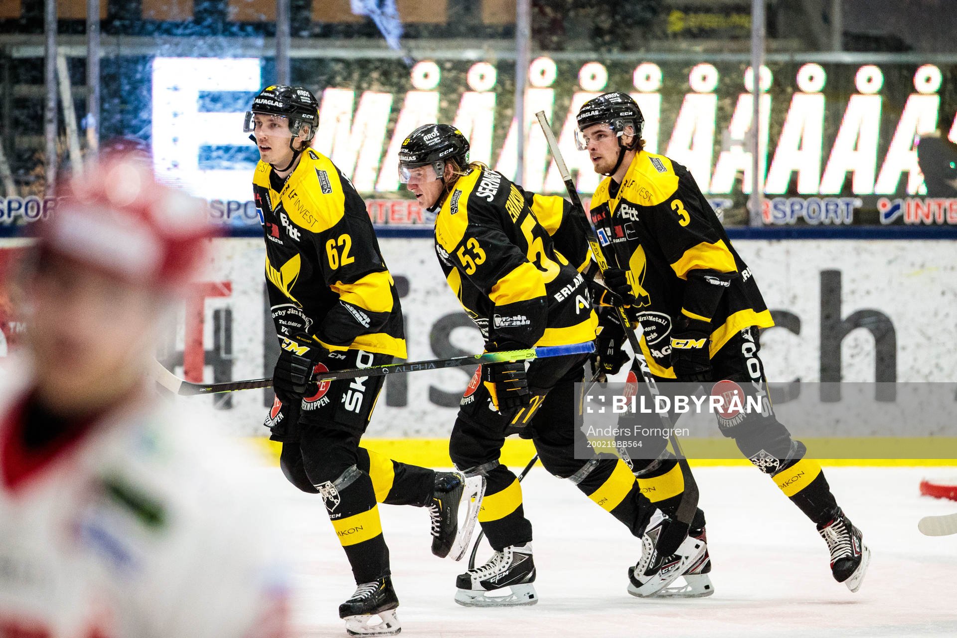 Västerås Isak Skedung jublar med Simon Åkerström,