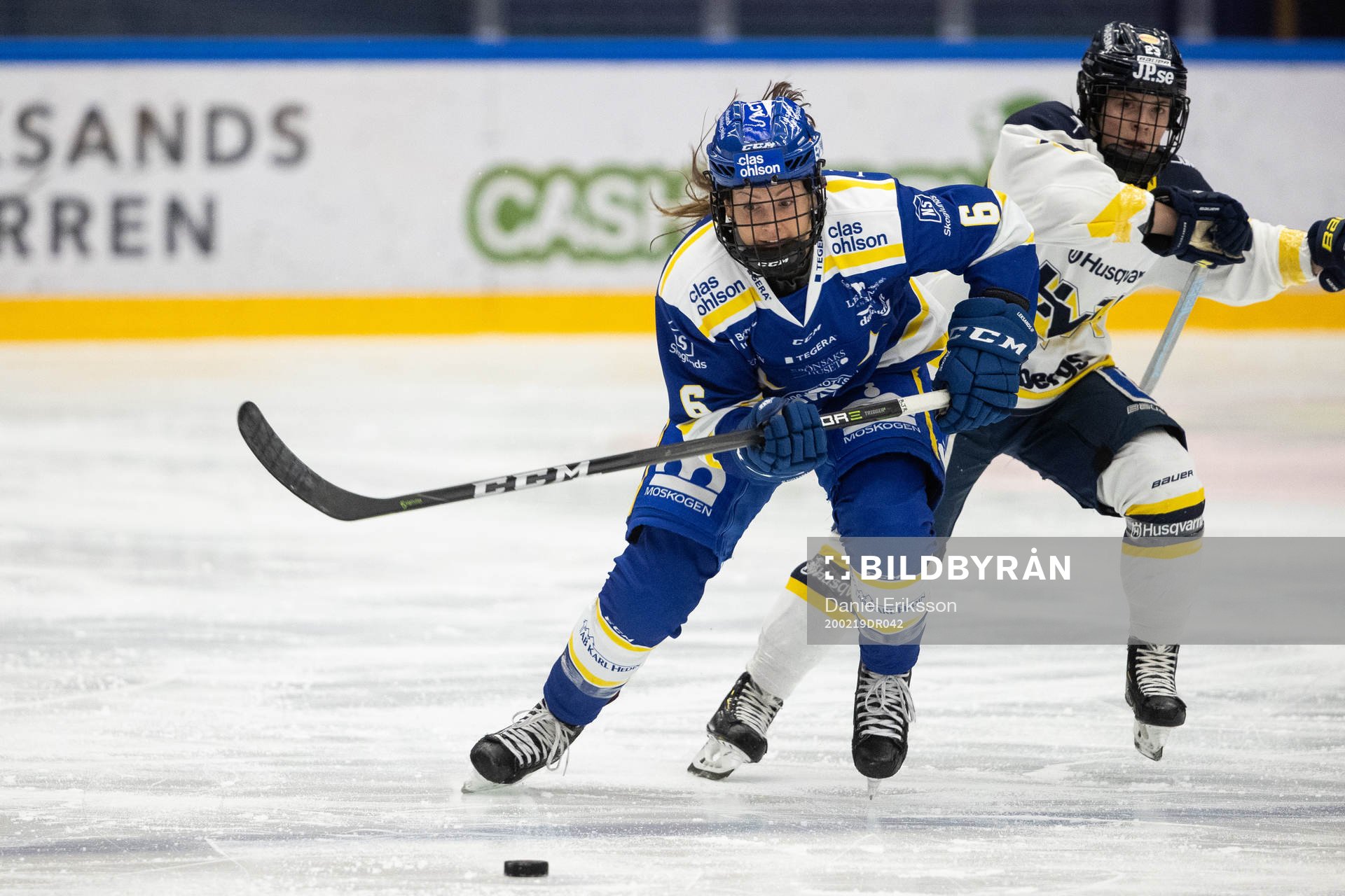 Leksands Maddie Rolfes  och HV71s Sanni Hakala