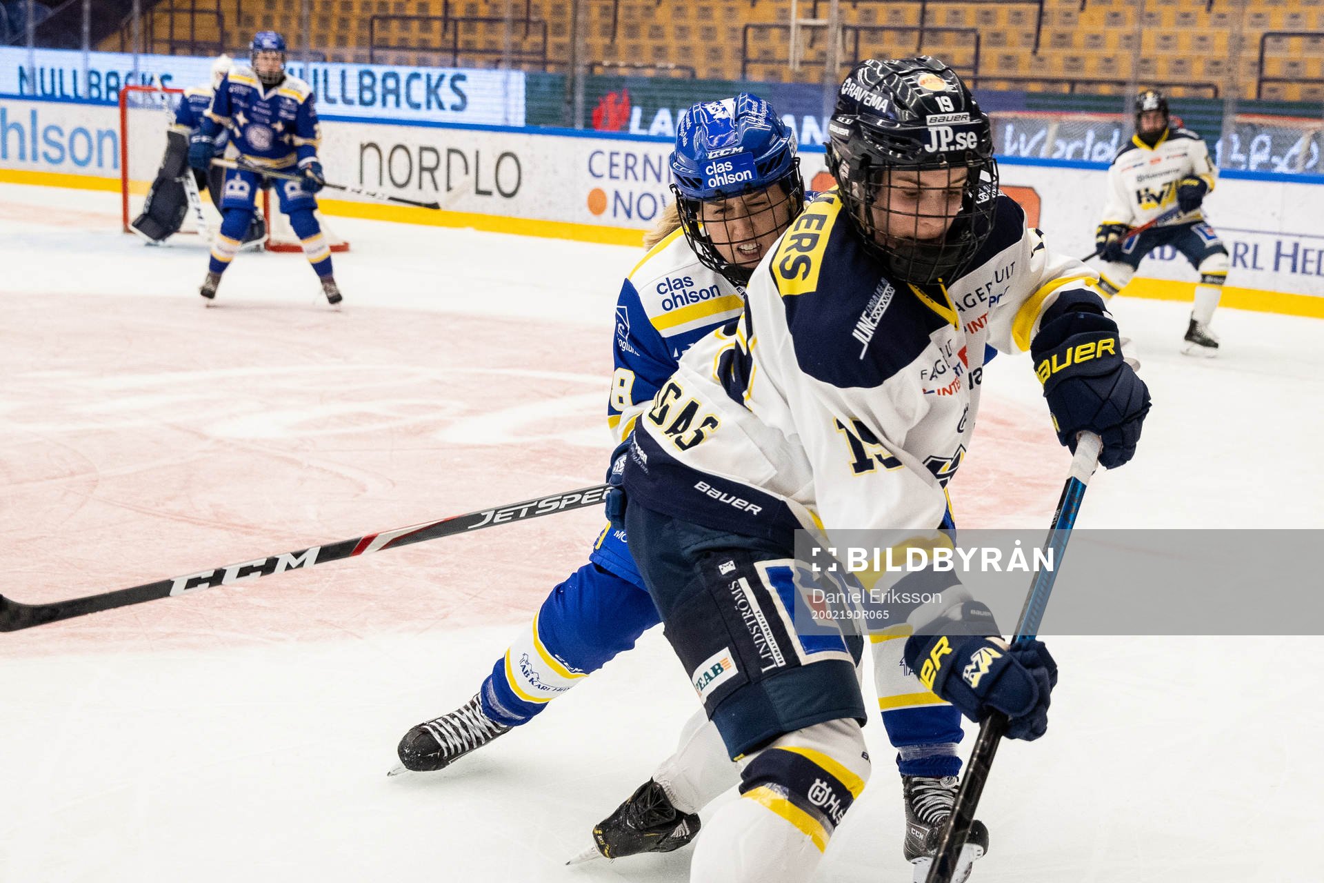 Leksands Linnea Sjölund och HV71s Kaitlyn Tougas