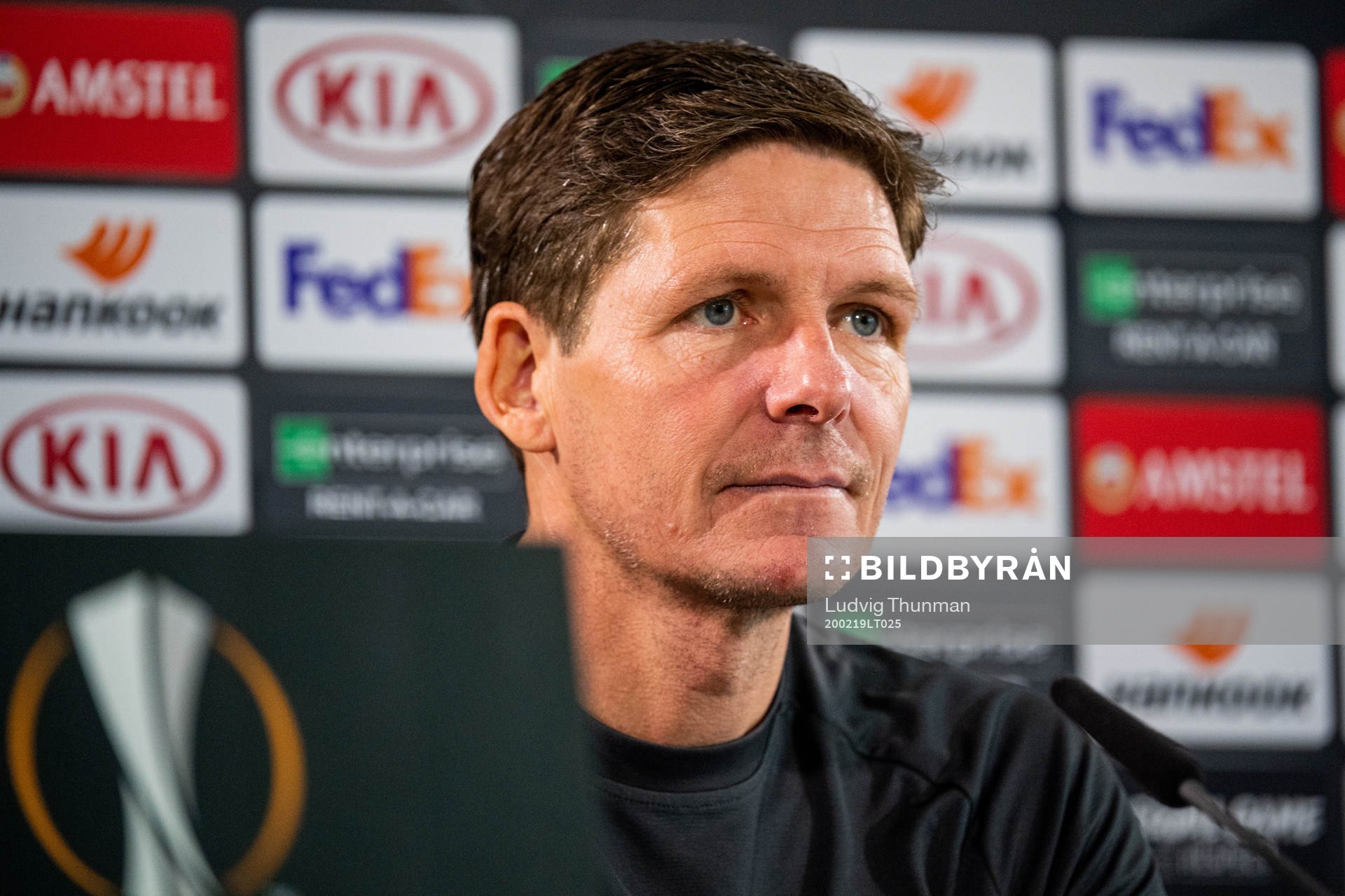 Head coach Oliver Glaser of Wolfsburg