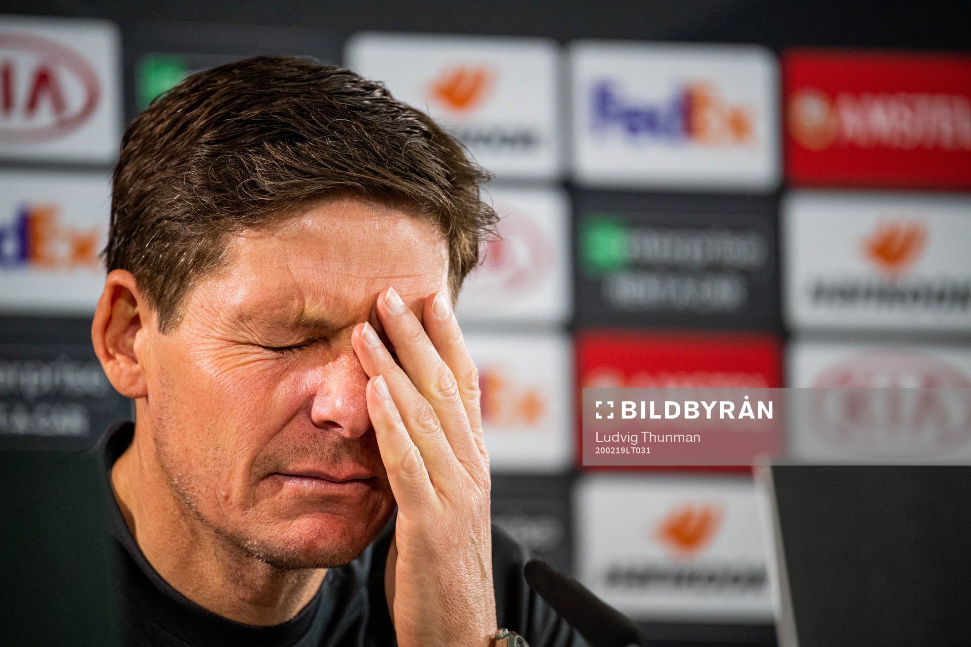 Head coach Oliver Glaser of Wolfsburg