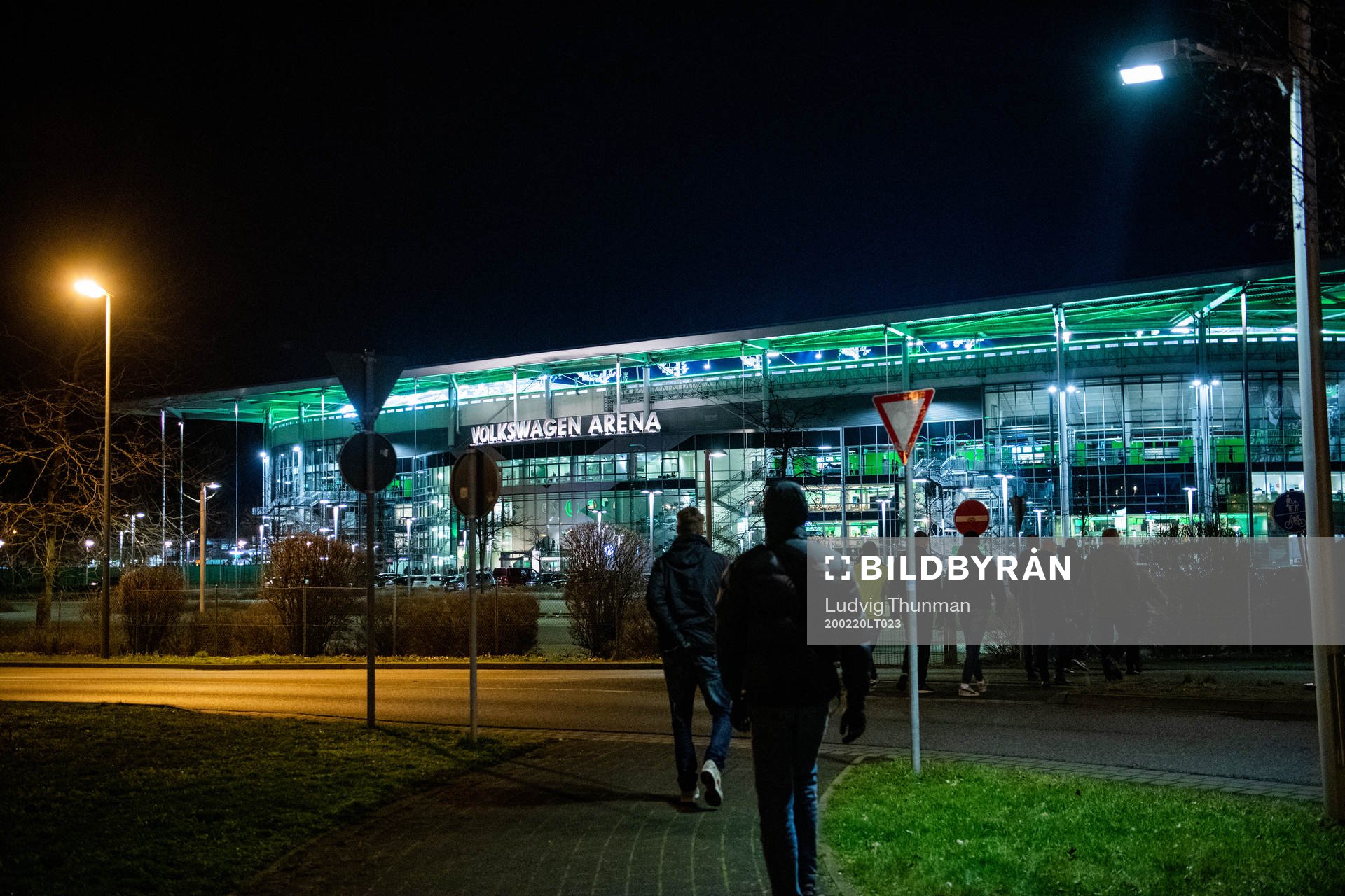Supporters arrives to Volkswagen Arena
