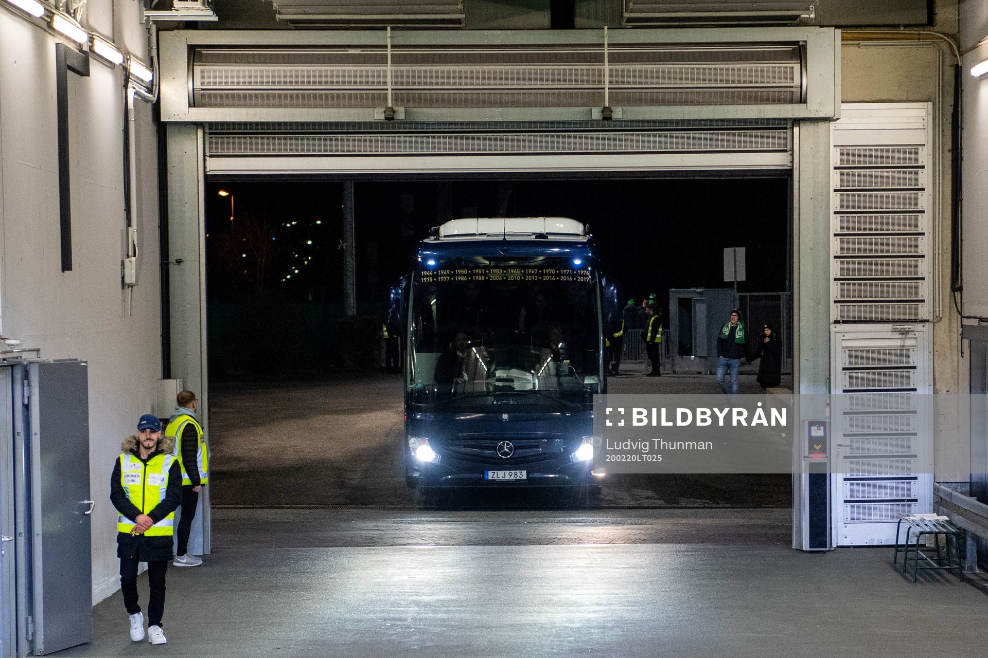 Player bus for Malmö FF arrives