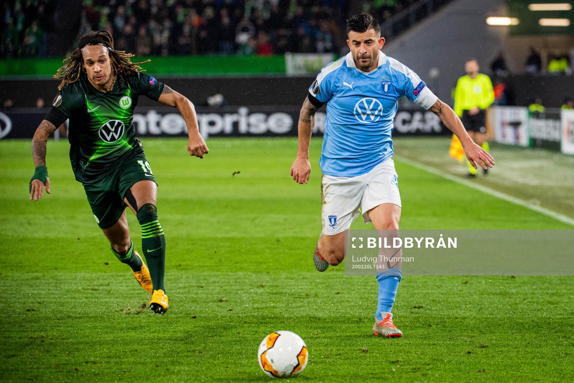 Kevin Mbabu of Wolfsburg and Behrang Safari of Malmö FF