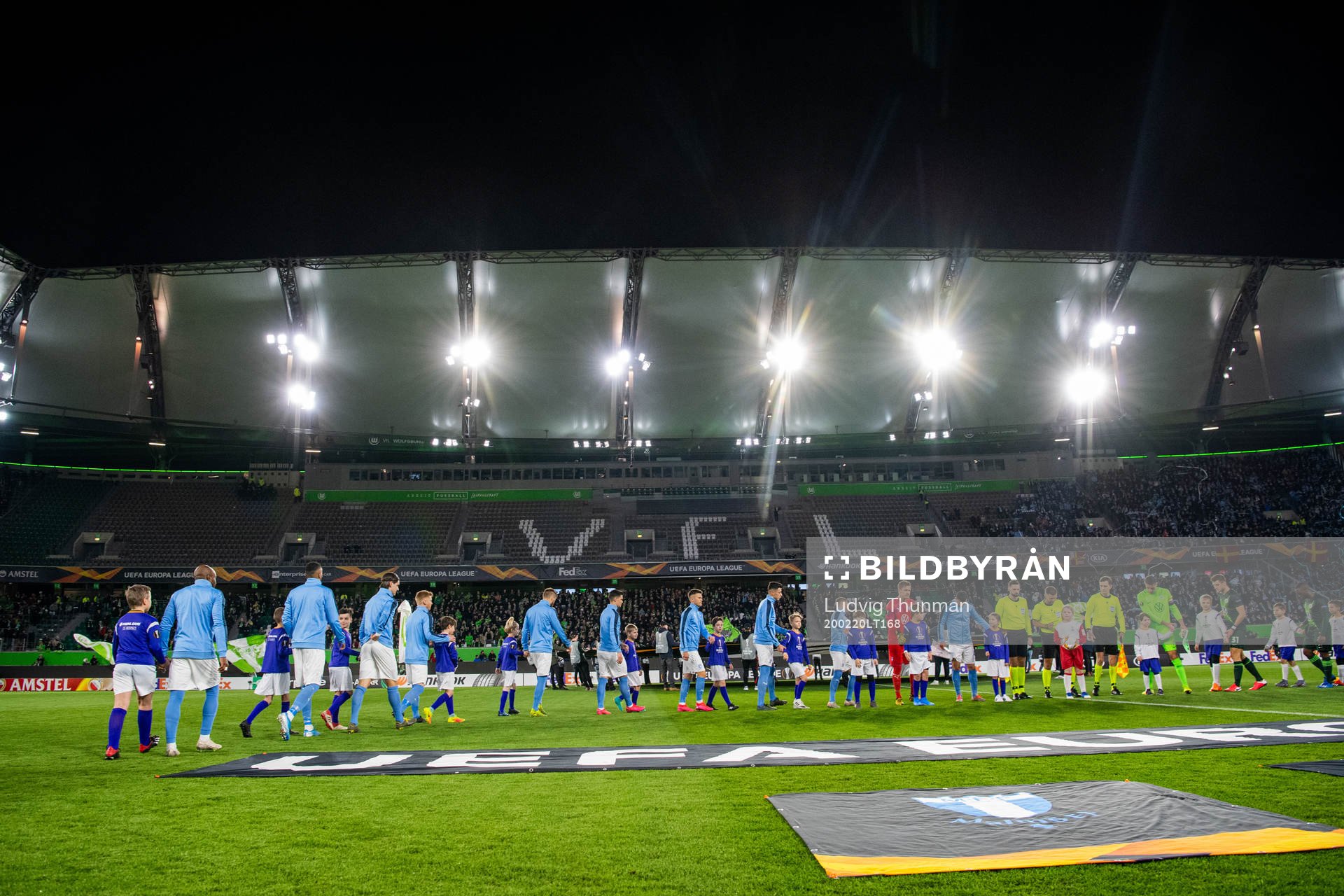 Teams line up
