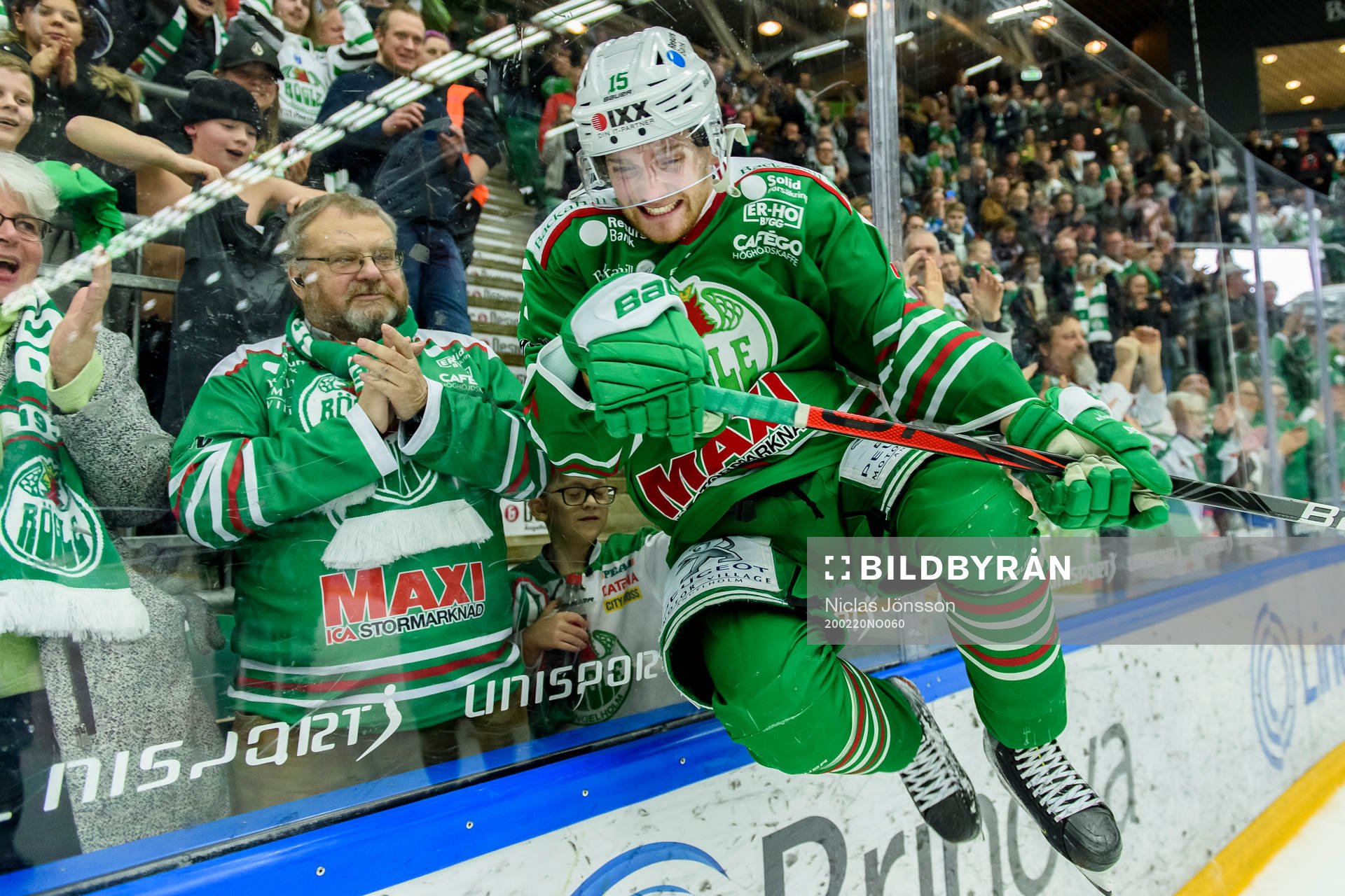 Rögles Simon Ryfors  jublar