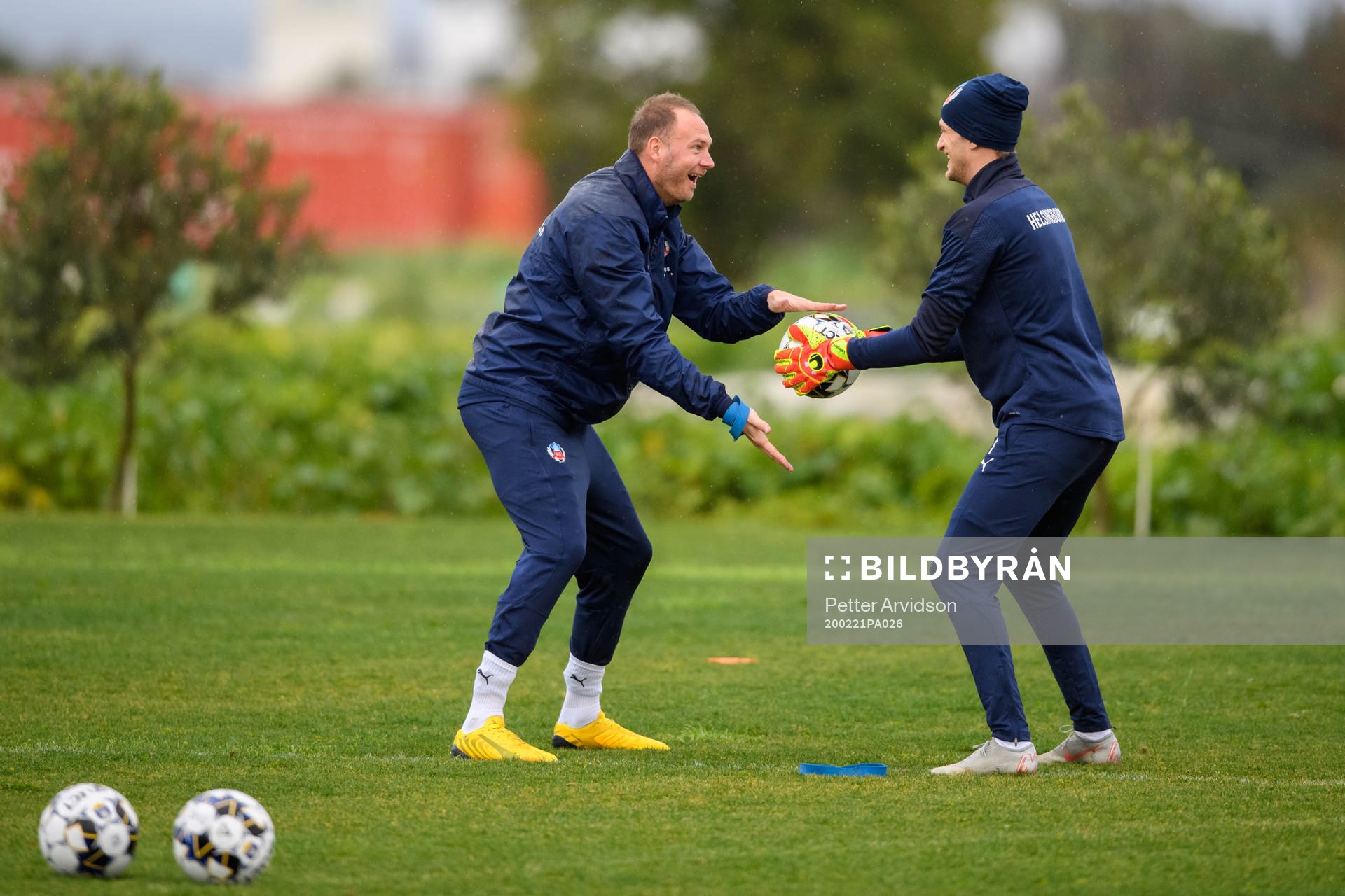 Andreas Granqvist och målvakt Anders Lindegaard